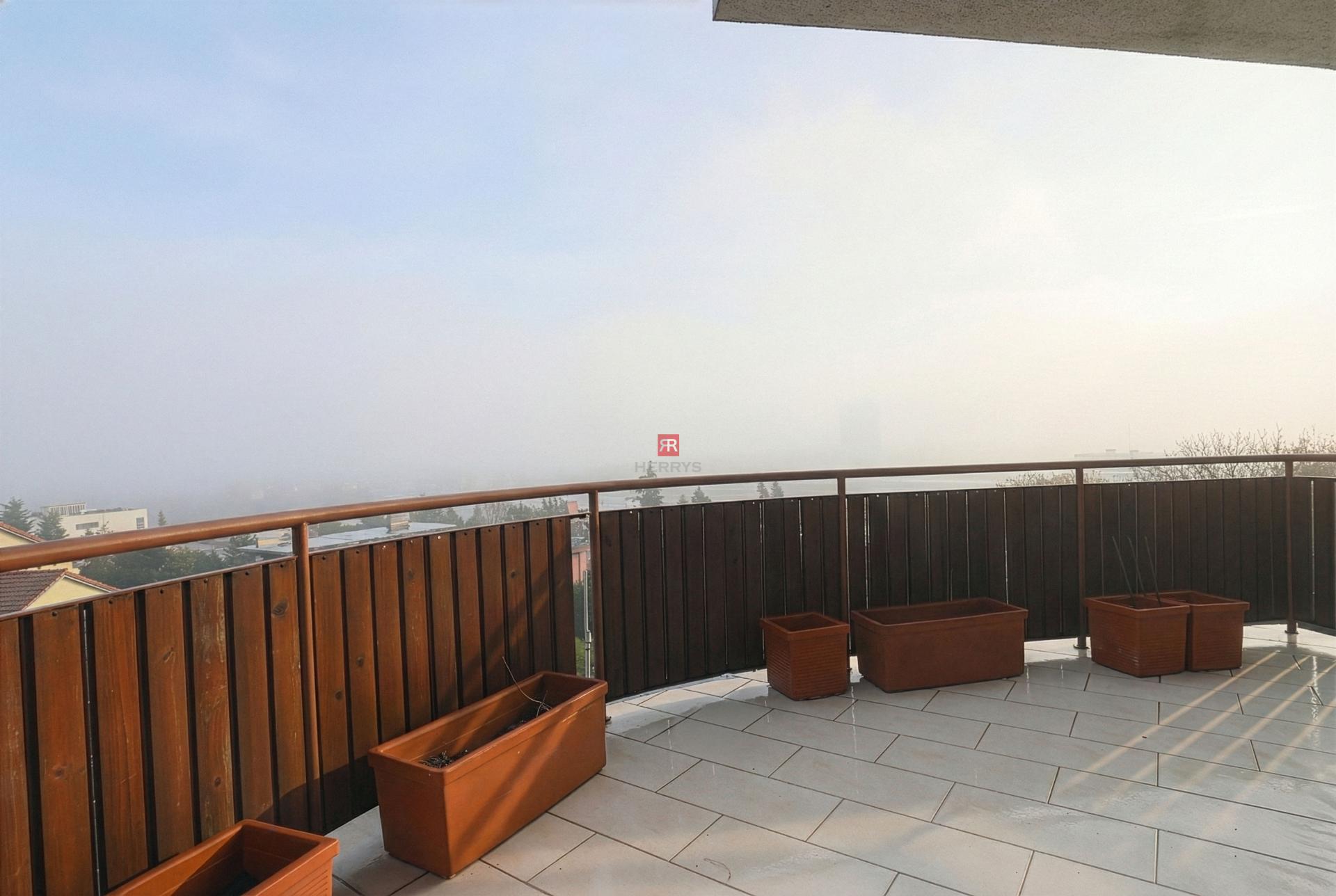 HERRYS - Na prenájom priestranný 4-izbový byt vo vyhľadávanej lokalite Starého Mesta