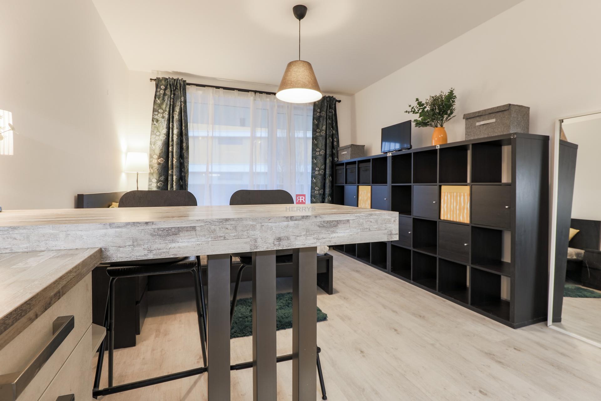 HERRYS – Na predaj moderný 1-izbový apartmán v projekte Nový Ružinov vhodný NA INVESTÍCIU