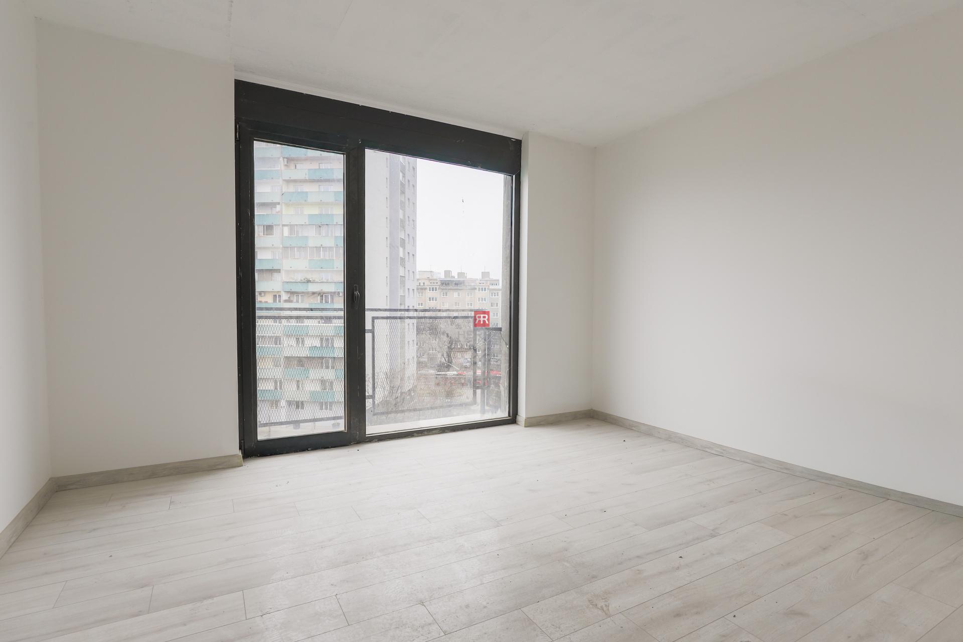 HERRYS - Na prenájom priestranný 3 izbový byt na Cyrilovej ulici