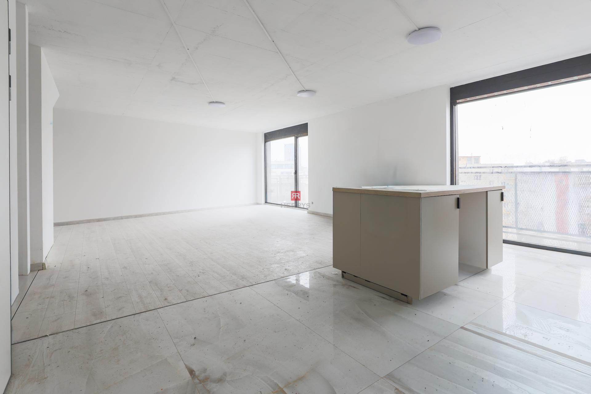 HERRYS - Na prenájom priestranný 3 izbový byt na Cyrilovej ulici