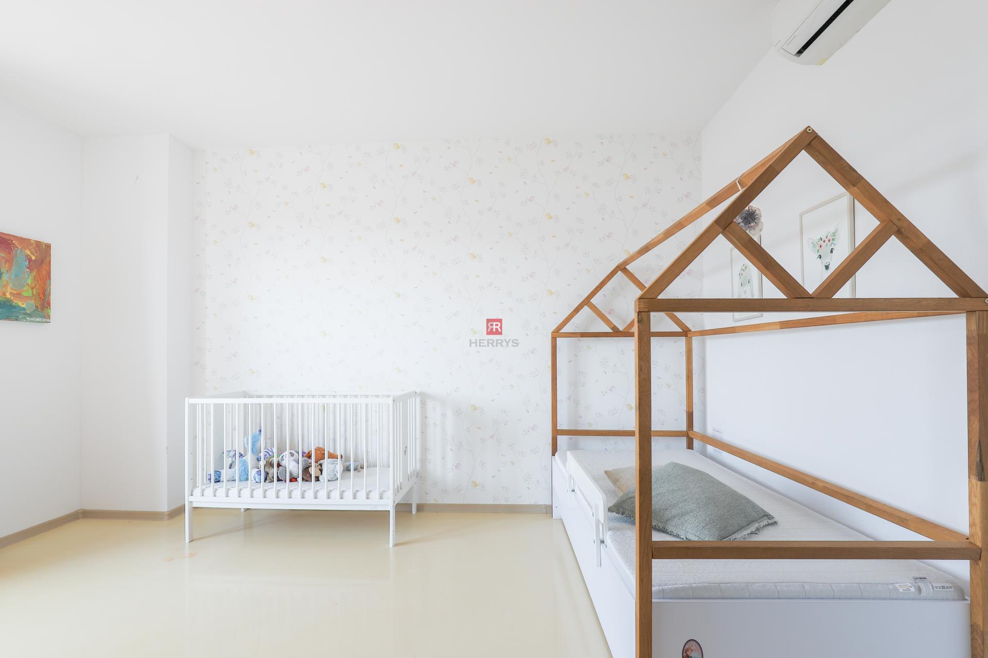 HERRYS - 4-room fully furnished apartment for rent in Ružinov