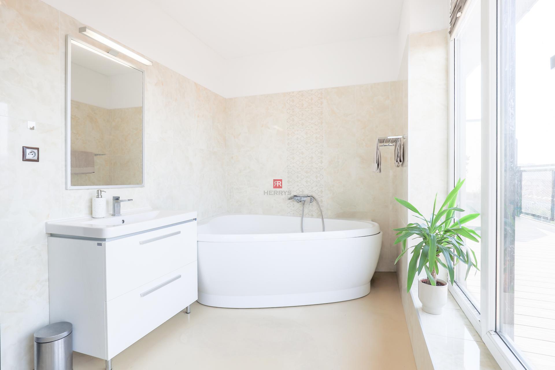 HERRYS - 4-room fully furnished apartment for rent in Ružinov