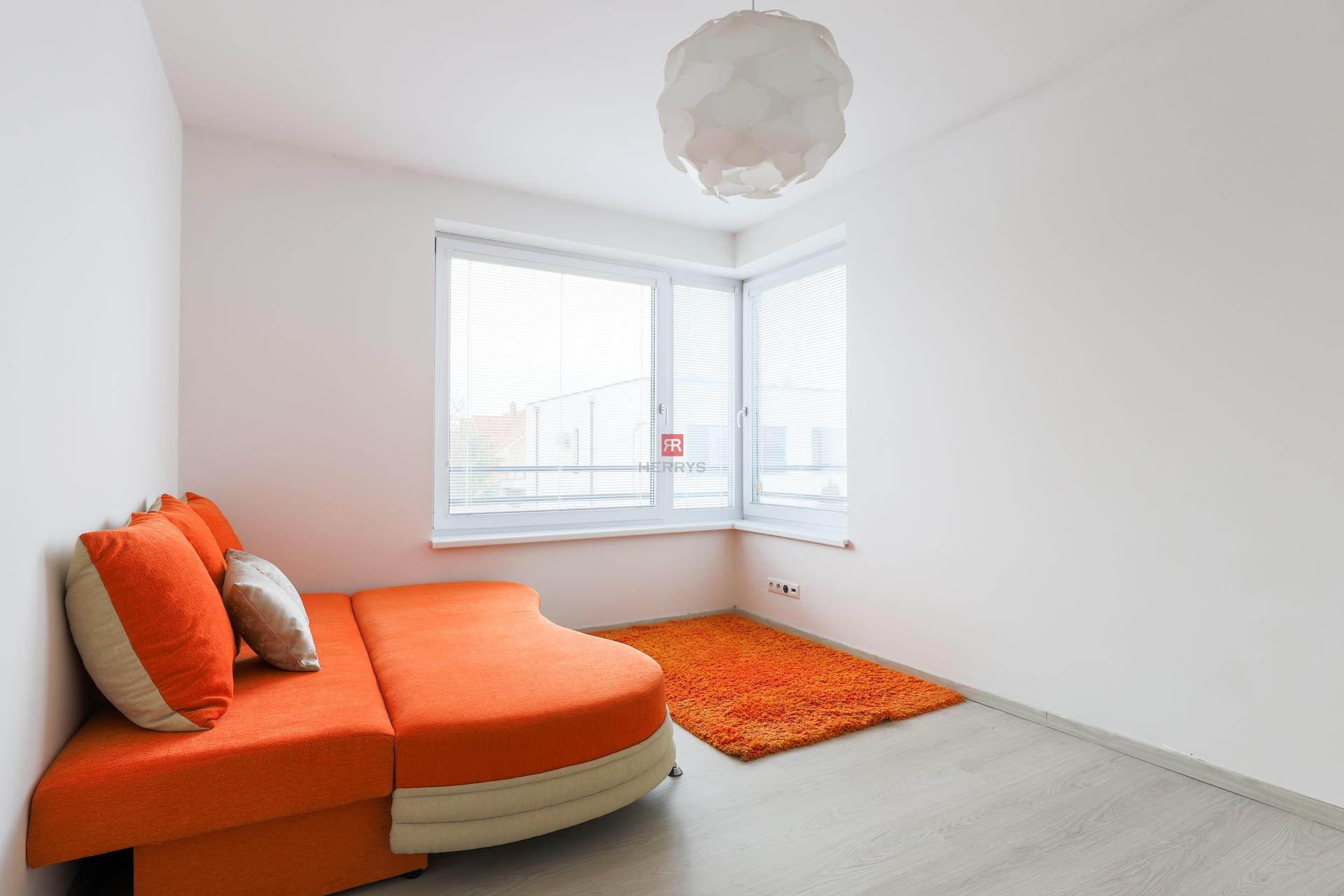 HERRYS - Spacious 3-room apartment with terrace for rent in Rovinka