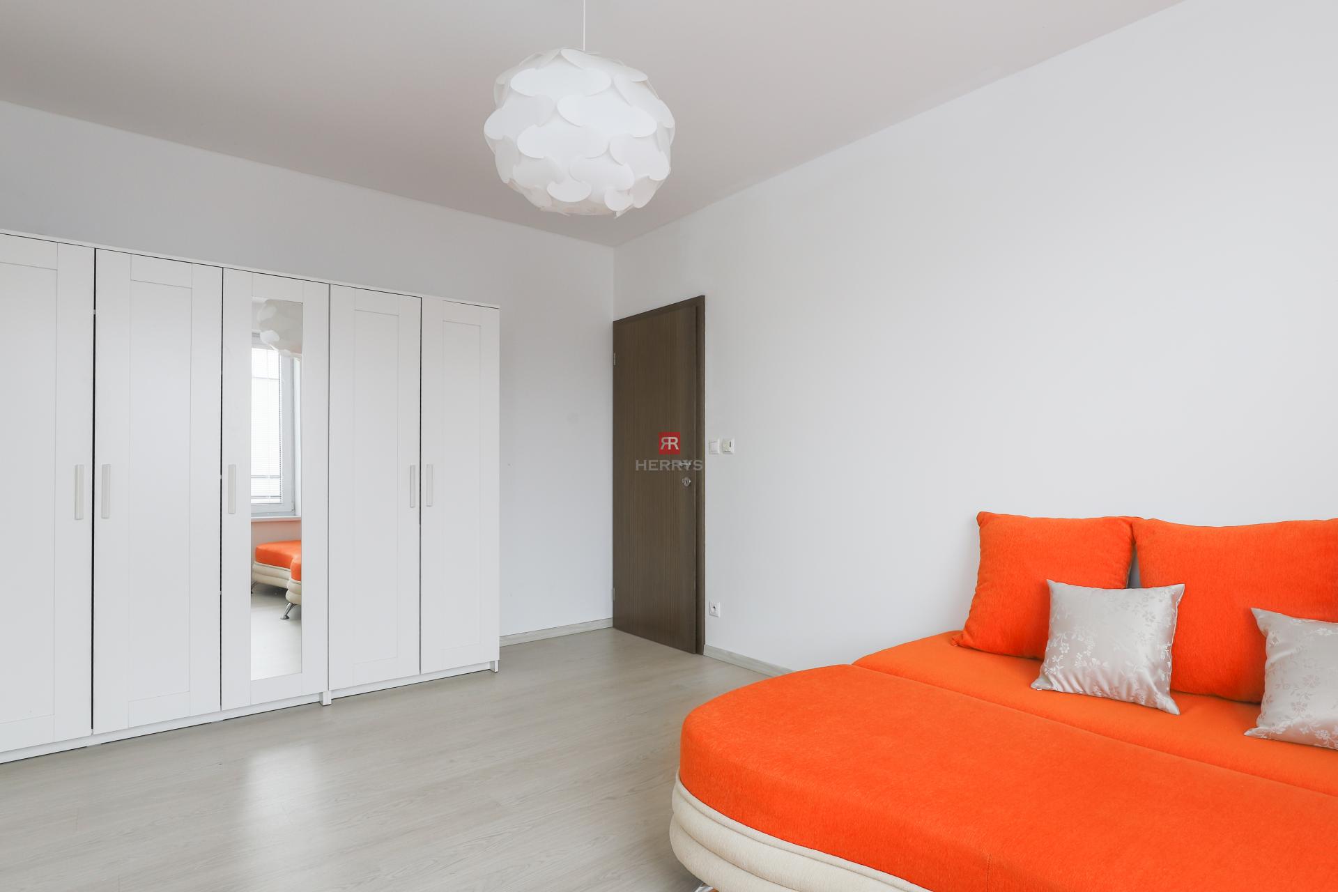 HERRYS - Spacious 3-room apartment with terrace for rent in Rovinka