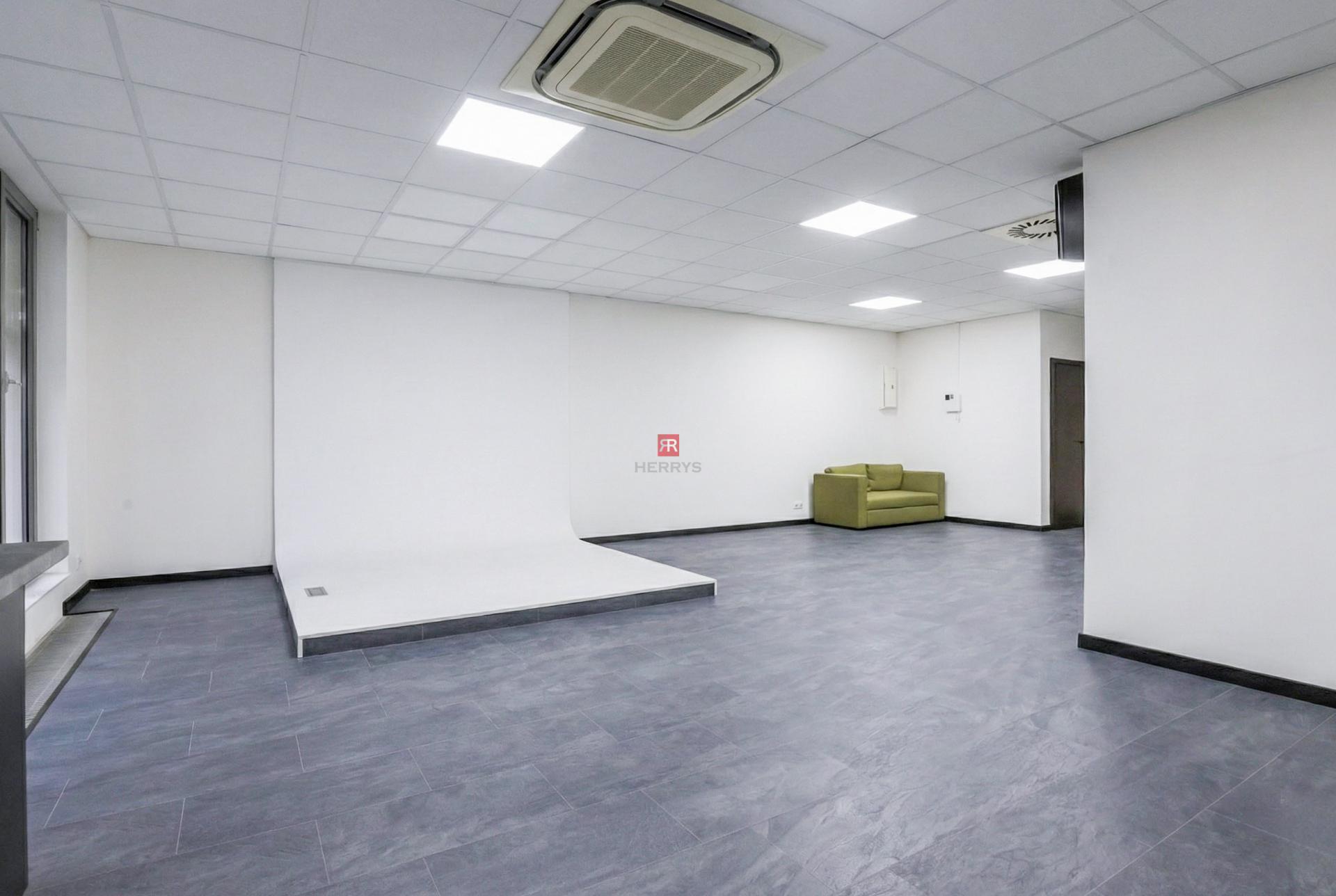 HERRYS - Na prenájom moderný nebytový priestor vo vyhľadávanej lokalite Starého Mesta