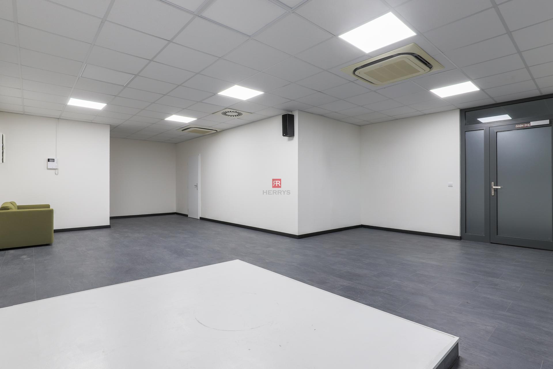 HERRYS - Na prenájom moderný nebytový priestor vo vyhľadávanej lokalite Starého Mesta