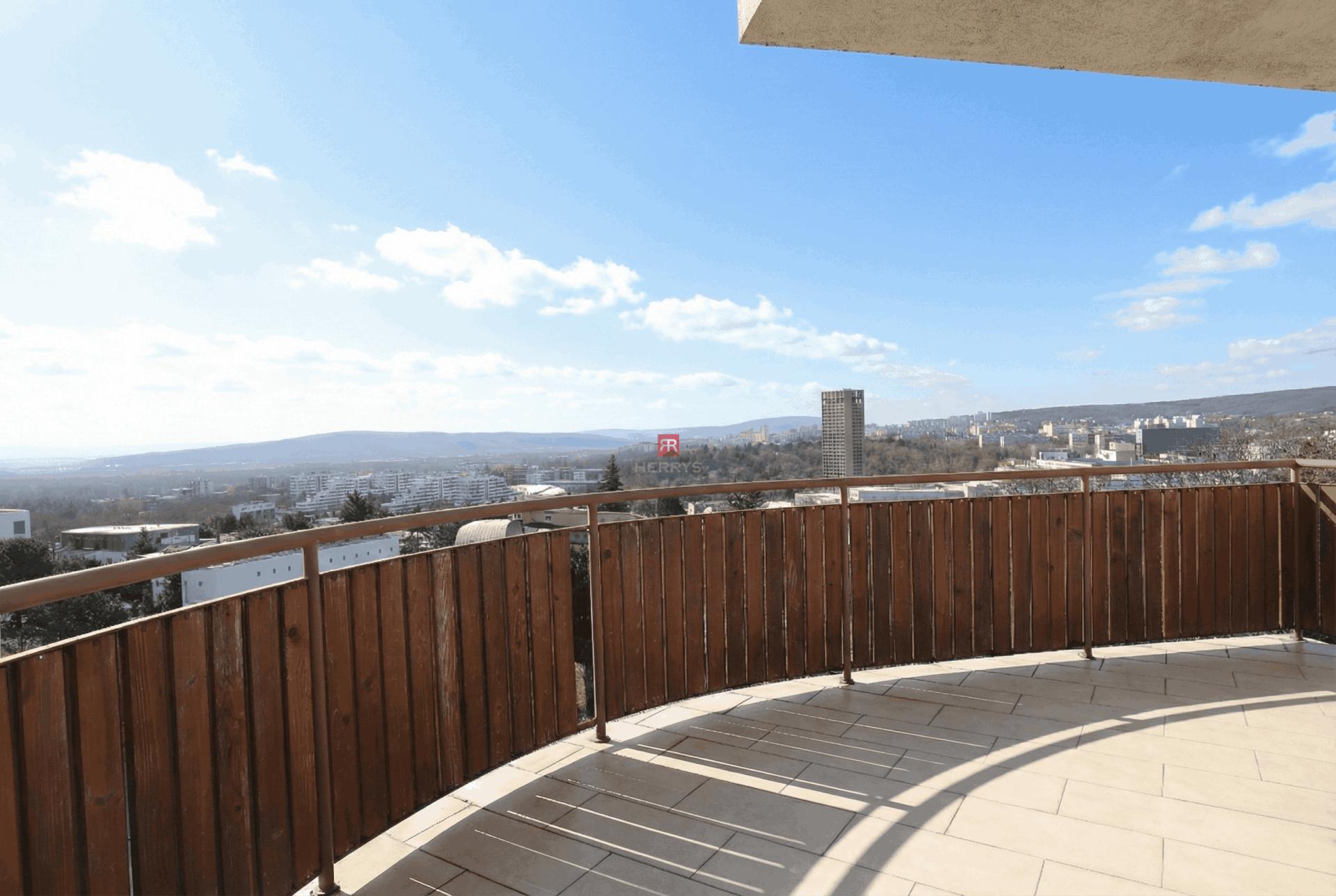 HERRYS - Spacious 5-room apartment for rent in a new building in Staré Grunty