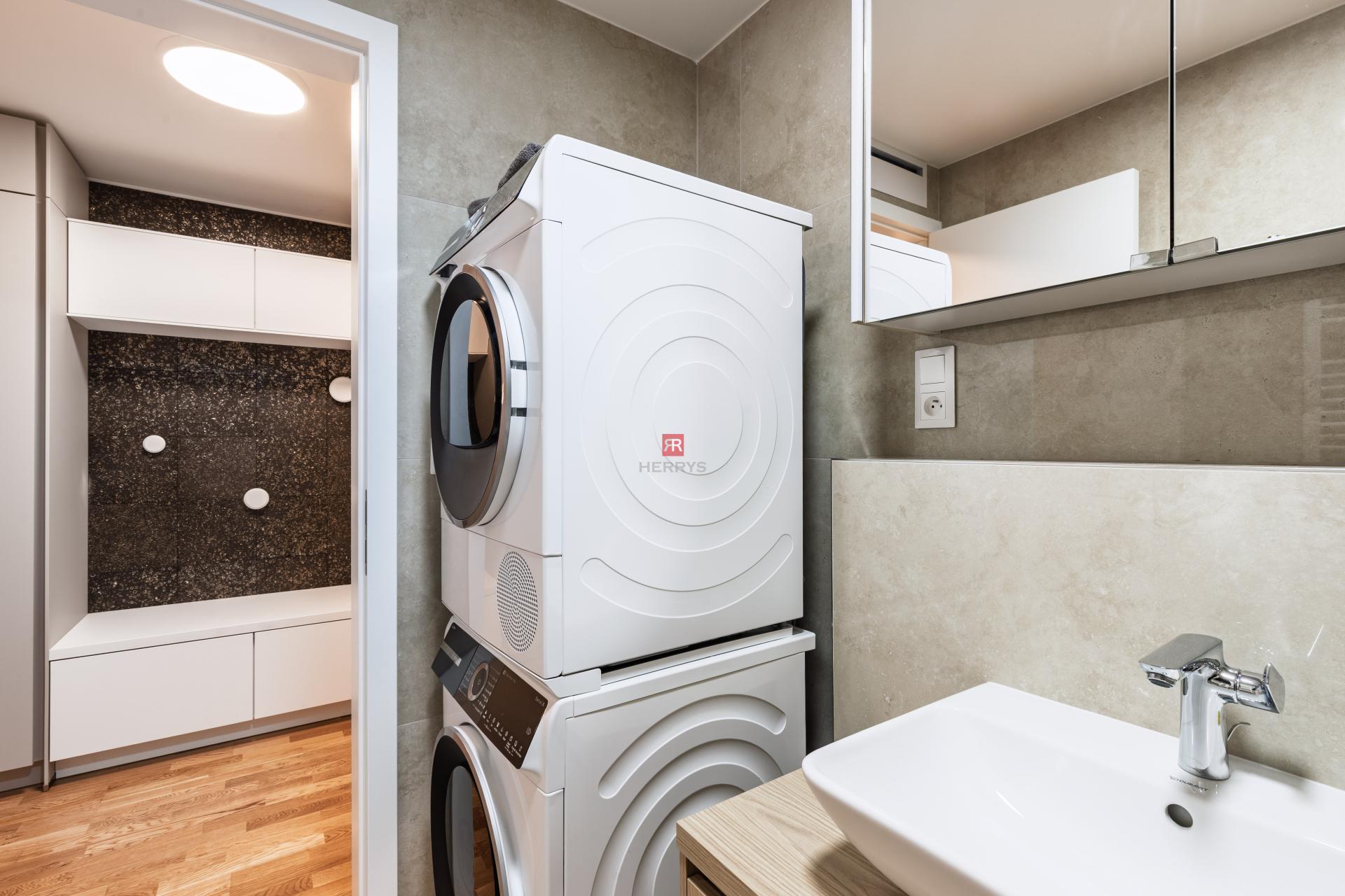 HERRYS - Na predaj luxusný úplne nový 3-izbový kompletne zariadený apartmán v novostavbe Metropolis