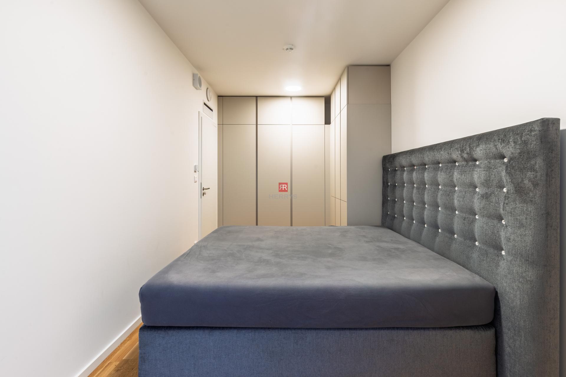 HERRYS - Na predaj luxusný úplne nový 3-izbový kompletne zariadený apartmán v novostavbe Metropolis