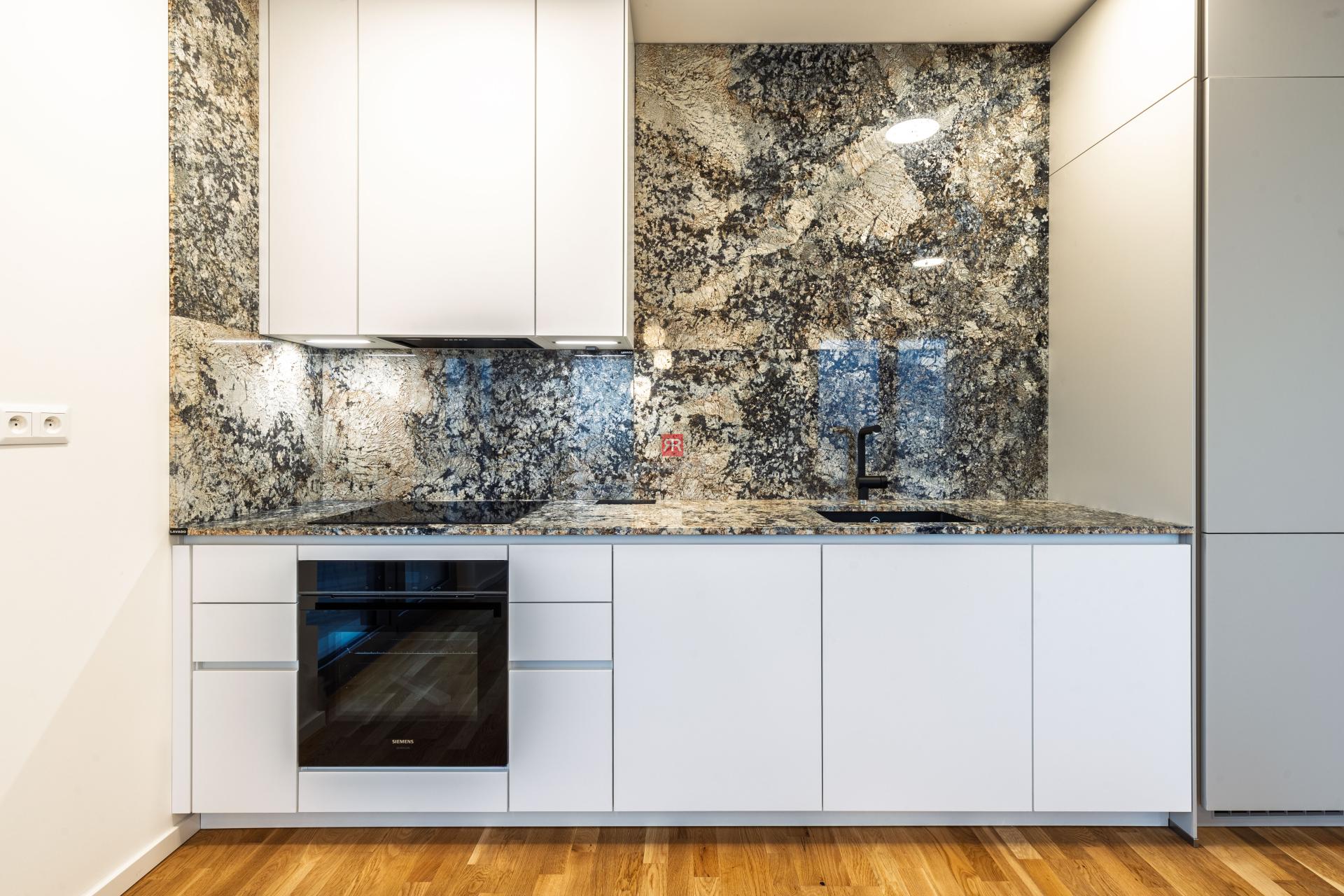 HERRYS - Na predaj luxusný úplne nový 3-izbový kompletne zariadený apartmán v novostavbe Metropolis