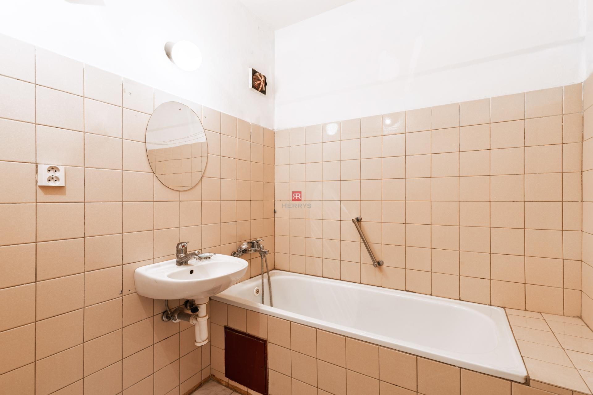 HERRYS – 1-room apartment for sale with the possibility of conversion to 2 rooms in a popular location near Štrkovec