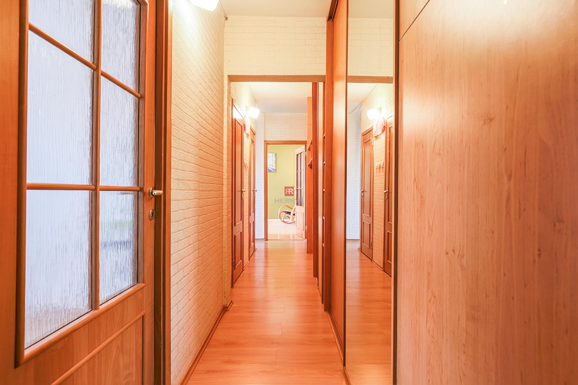 HERRYS - Na prenájom zariadený 2 izbový byt s parkingom v Dúbravke