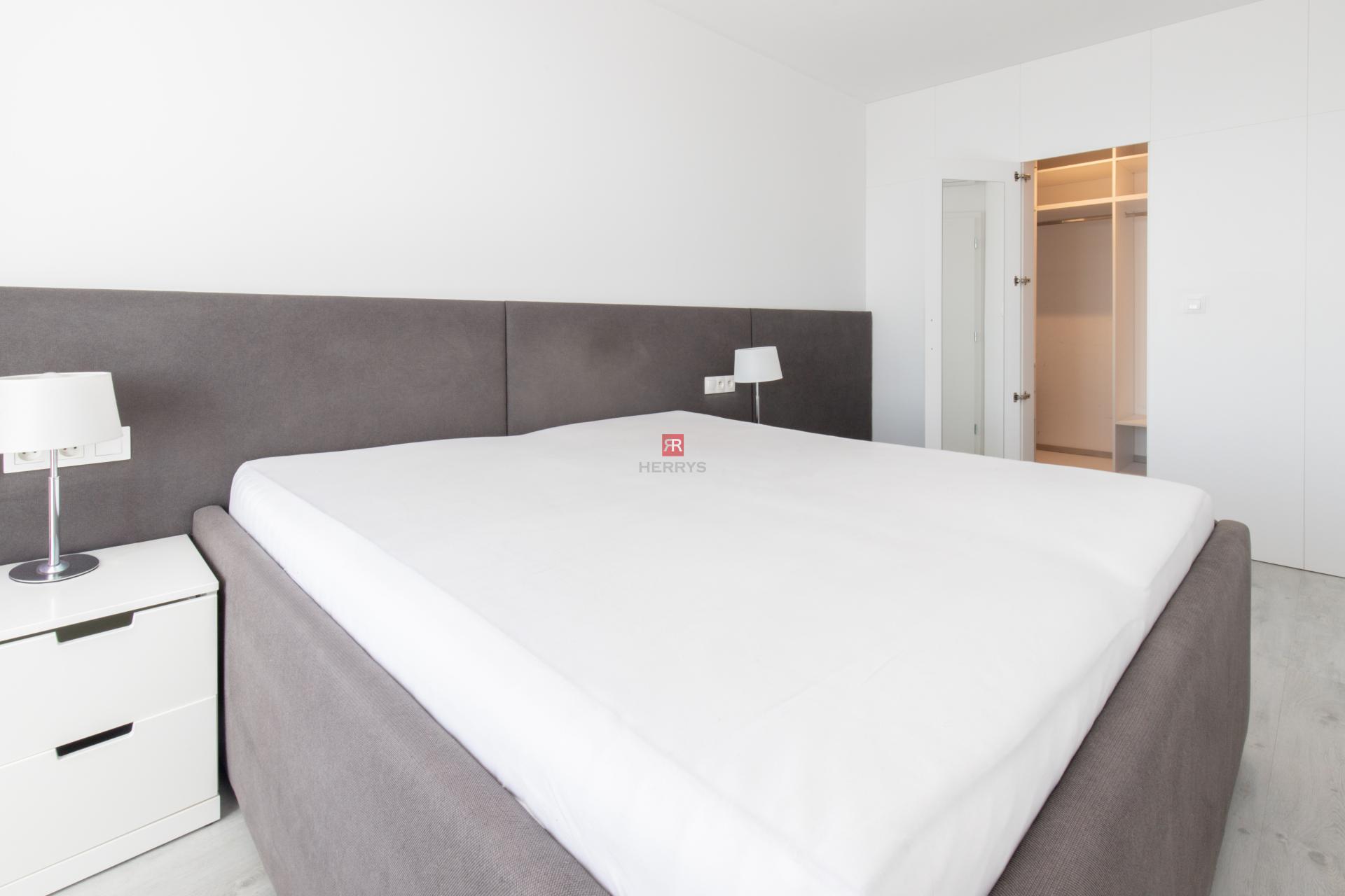 HERRYS - 3-room apartment for rent in CityPark with a beautiful view of the city, Ružinov