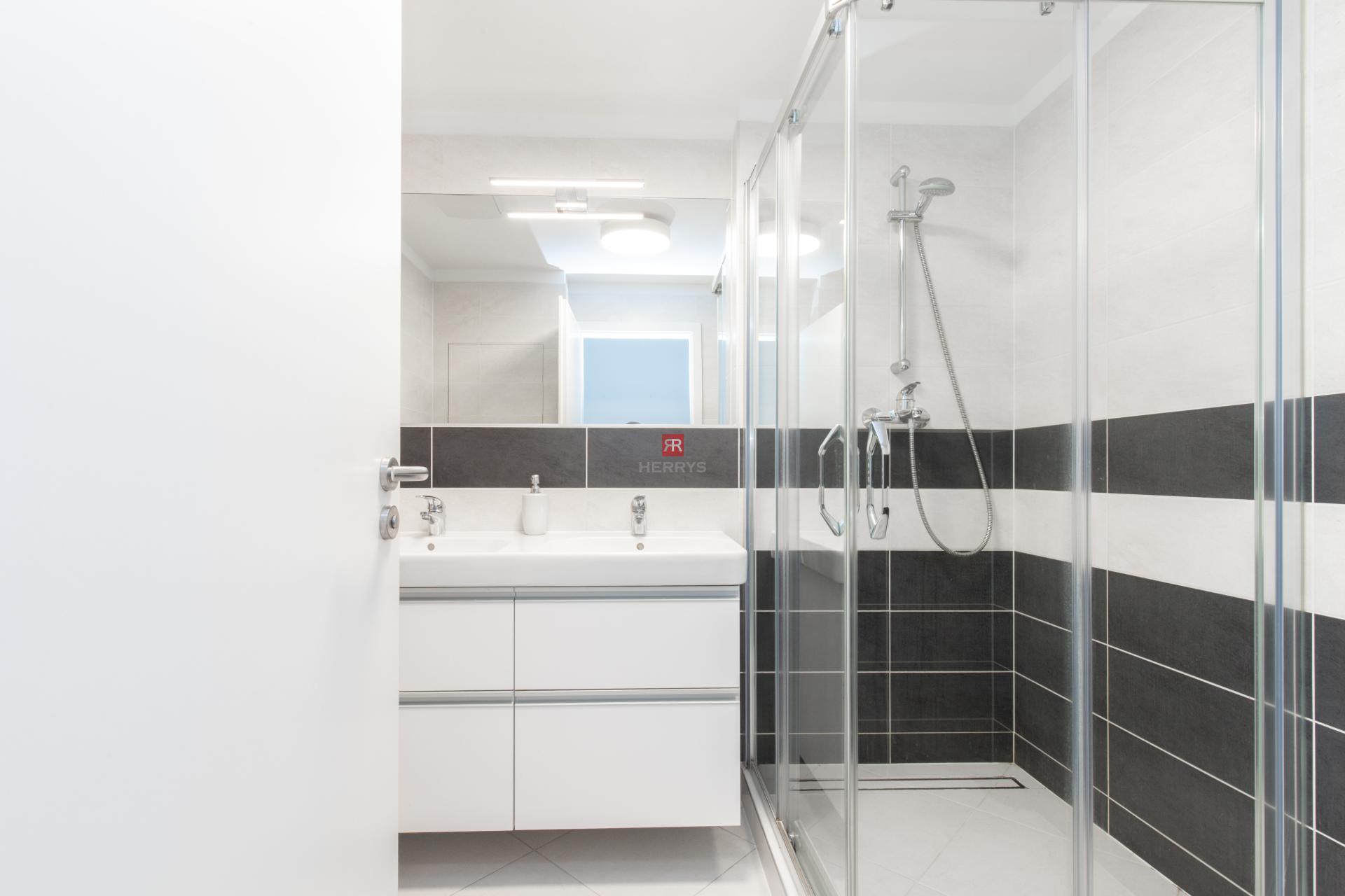 HERRYS - 3-room apartment for rent in CityPark with a beautiful view of the city, Ružinov