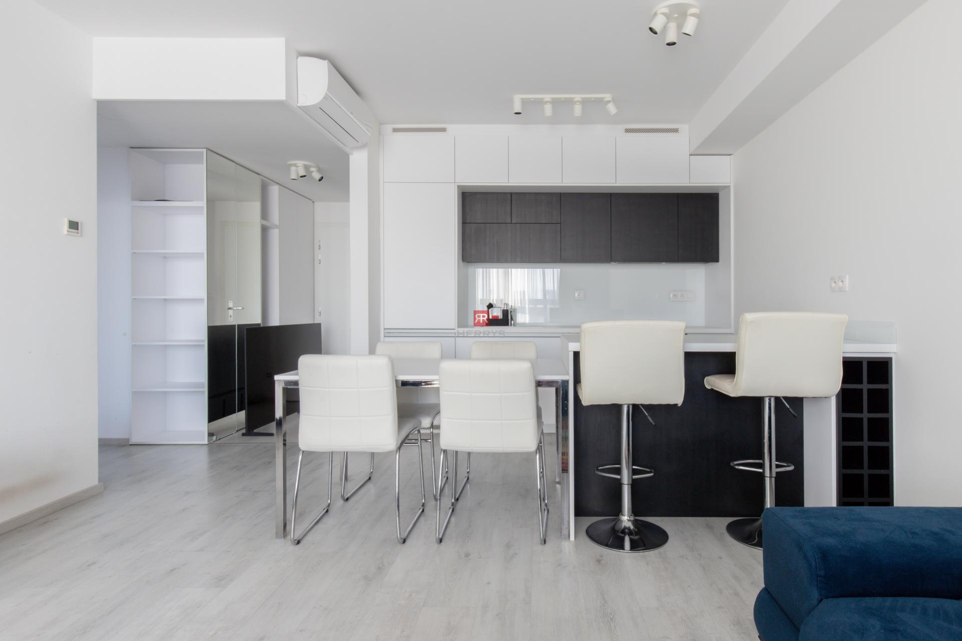 HERRYS - 3-room apartment for rent in CityPark with a beautiful view of the city, Ružinov