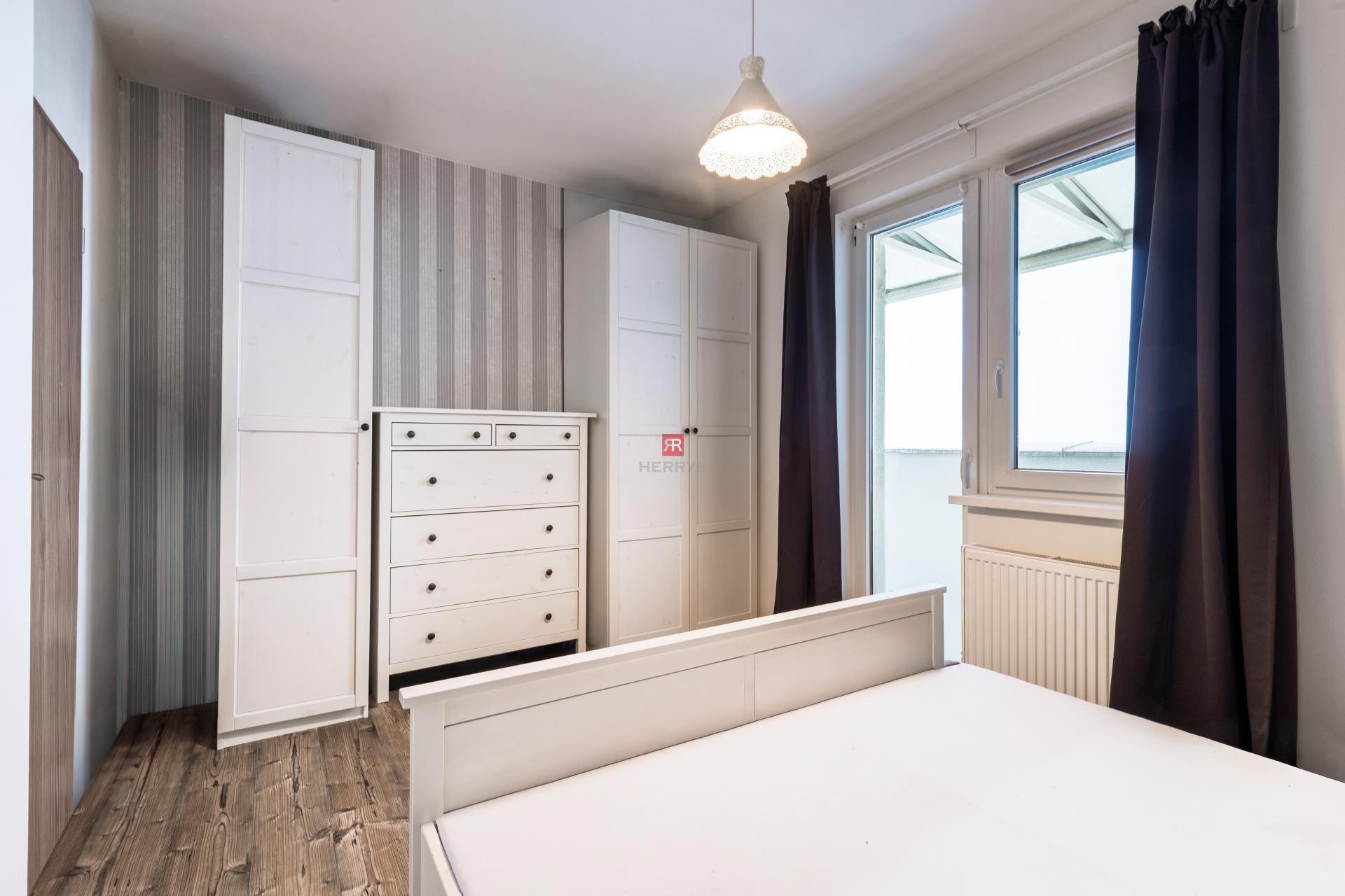 HERRYS - Predaj priestranného 2 izbového bytu v staršej novostavbe