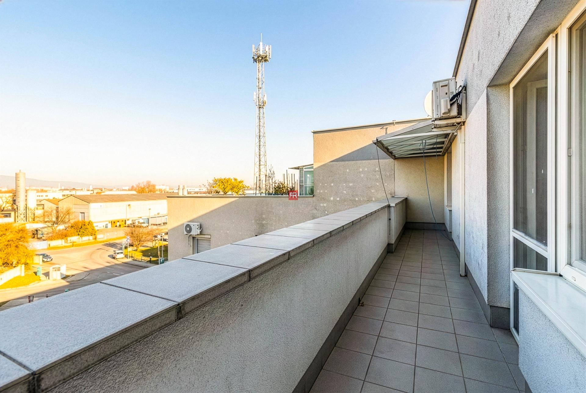 HERRYS - Predaj priestranného 2 izbového bytu v staršej novostavbe