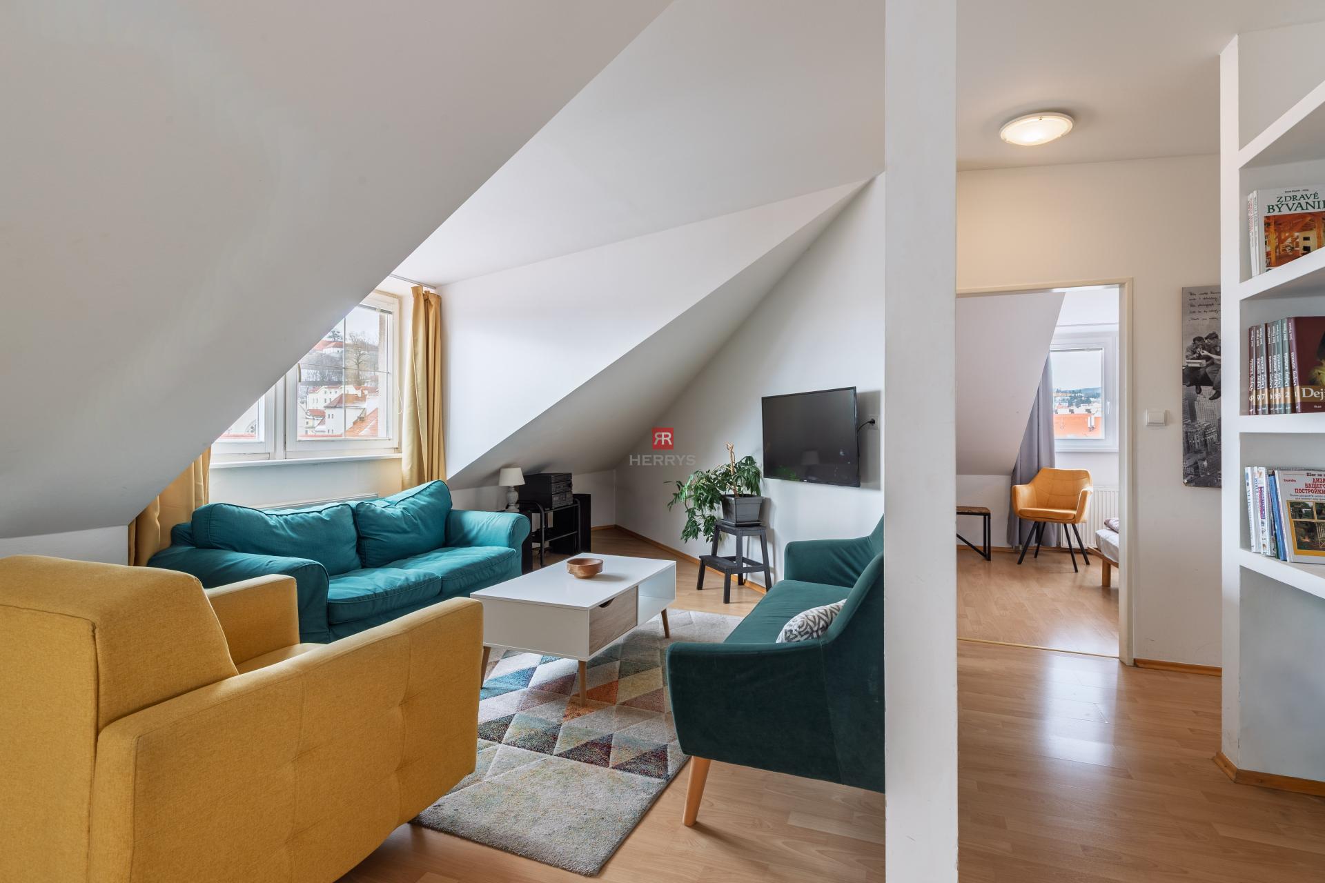 HERRYS - Na predaj unikátny mestský 4 izbový byt s&nbsp;terasou v&nbsp;srdci Starého Mesta, na Strakovej ulici