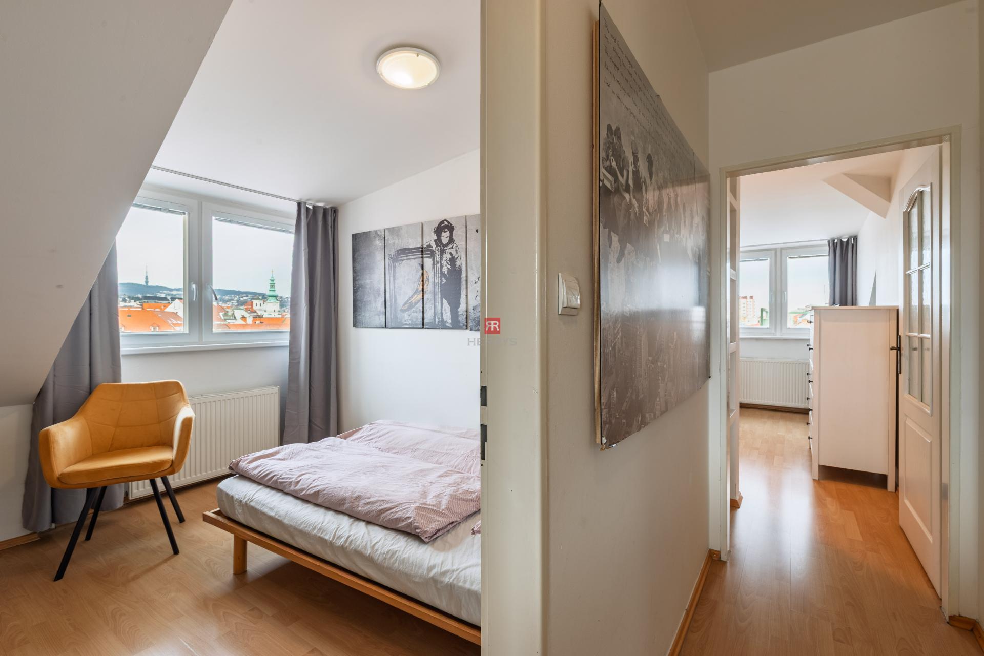 HERRYS - Na predaj unikátny mestský 4 izbový byt s&nbsp;terasou v&nbsp;srdci Starého Mesta, na Strakovej ulici