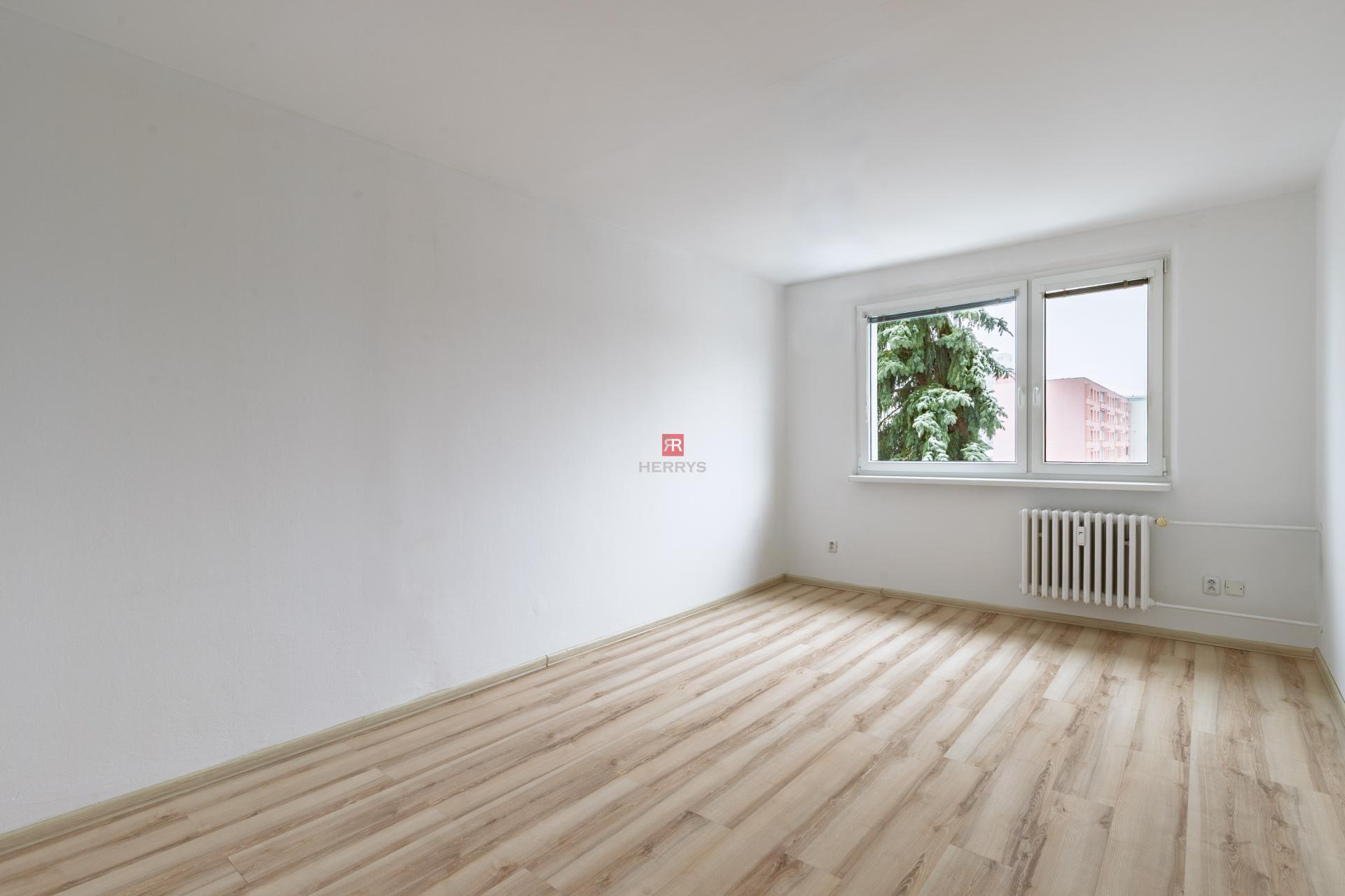 HERRYS - Na predaj priestranný 2 izbový byt s pivnicou na Hronskej ulici v Podunajských Biskupiciach