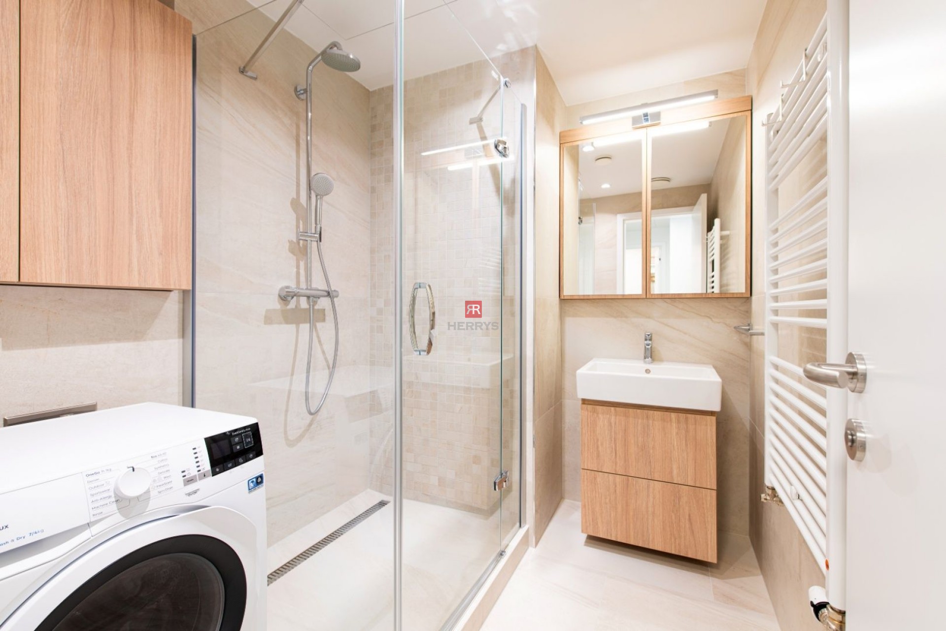 HERRYS-For rent, exclusive 2-room apartment in the new SKY PARK building on the 26th floor with a view of the castle