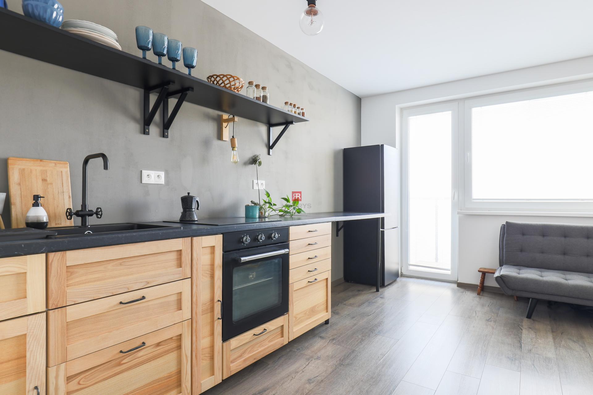 HERRYS – Na prenájom moderný 1-izbový byt s balkónom, parkovaním a kobkou v Podunajských Biskupiciach