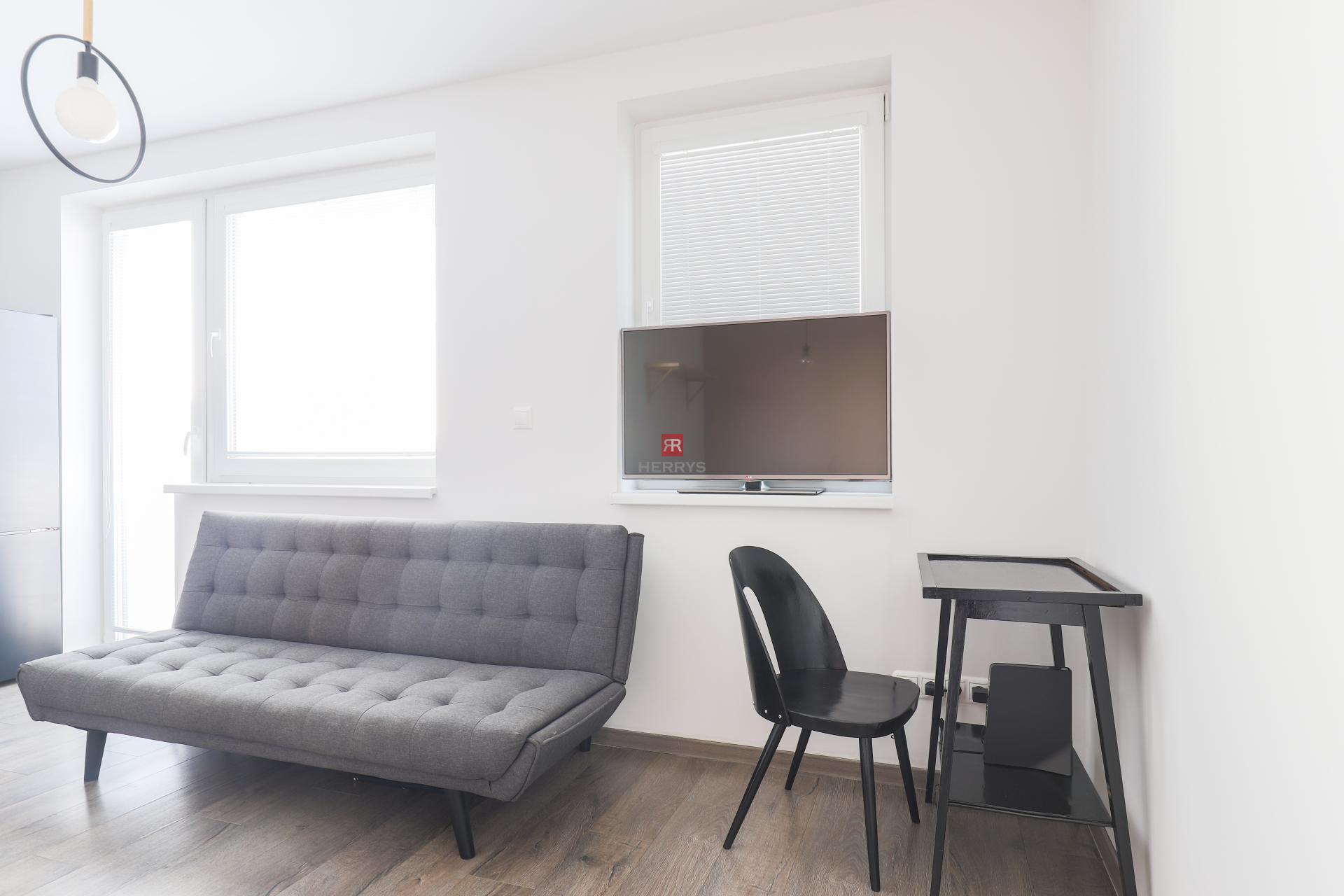 HERRYS – Na prenájom moderný 1-izbový byt s balkónom, parkovaním a kobkou v Podunajských Biskupiciach