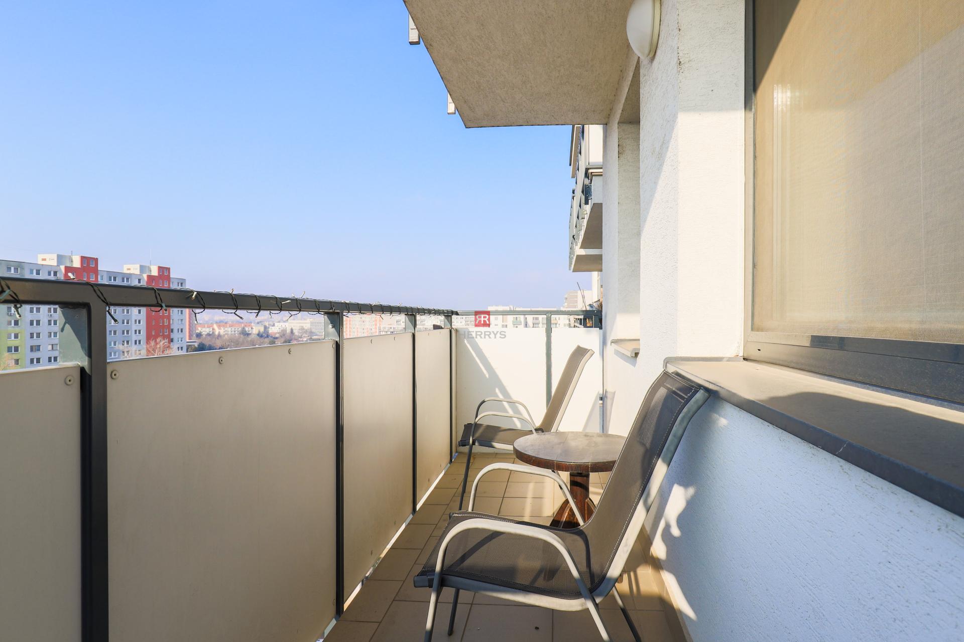 HERRYS – Na prenájom moderný 1-izbový byt s balkónom, parkovaním a kobkou v Podunajských Biskupiciach