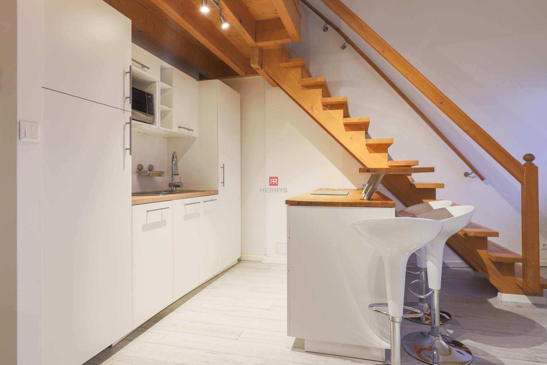 HERRYS – Stylish duplex apartment for rent on Štefanovičova Street in the Old Town