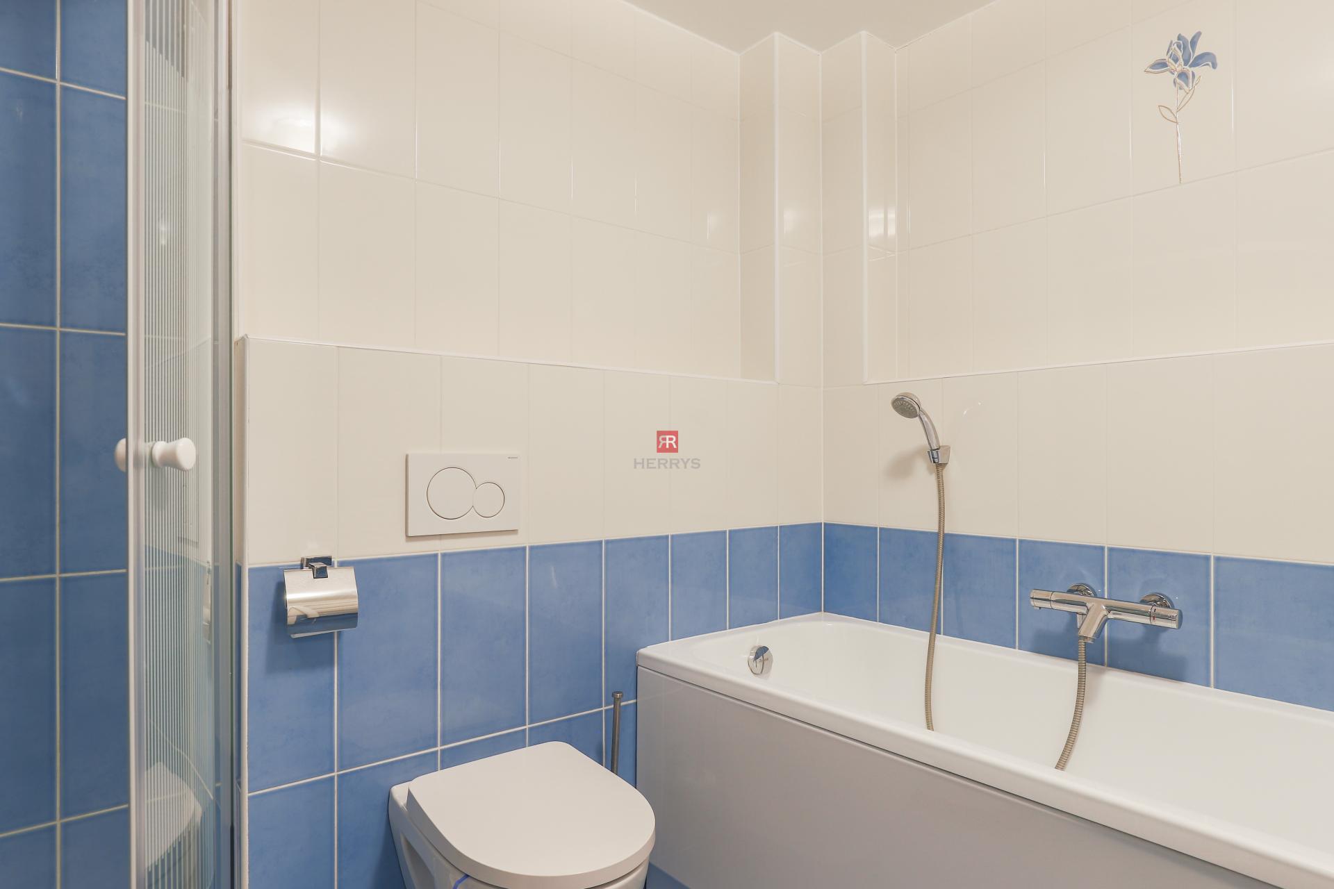 HERRYS – Stylish duplex apartment for rent on Štefanovičova Street in the Old Town