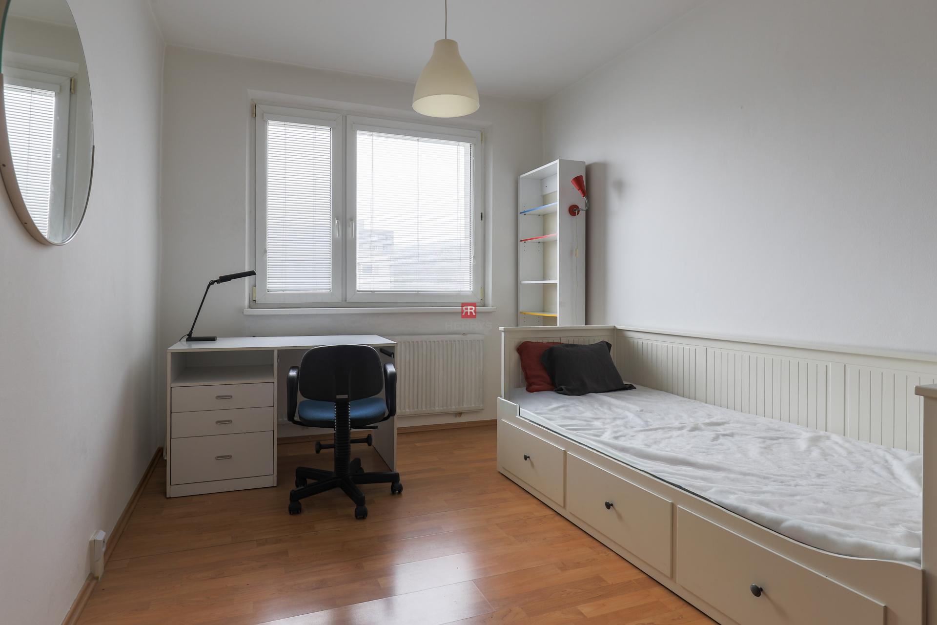 HERRYS - Spacious and practically designed 3-room apartment for rent at Hlaváčikova street