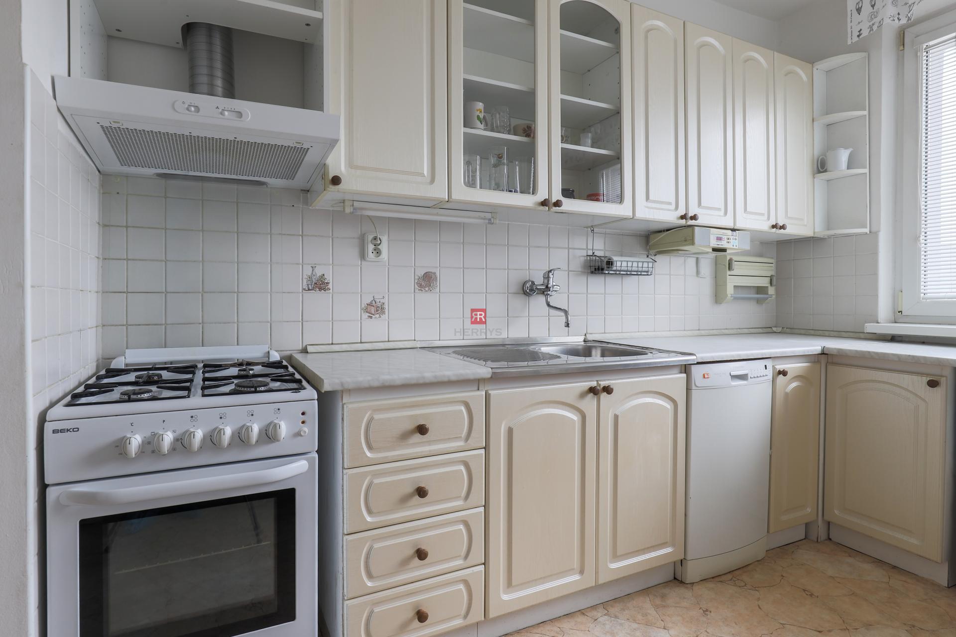 HERRYS - Spacious and practically designed 3-room apartment for rent at Hlaváčikova street