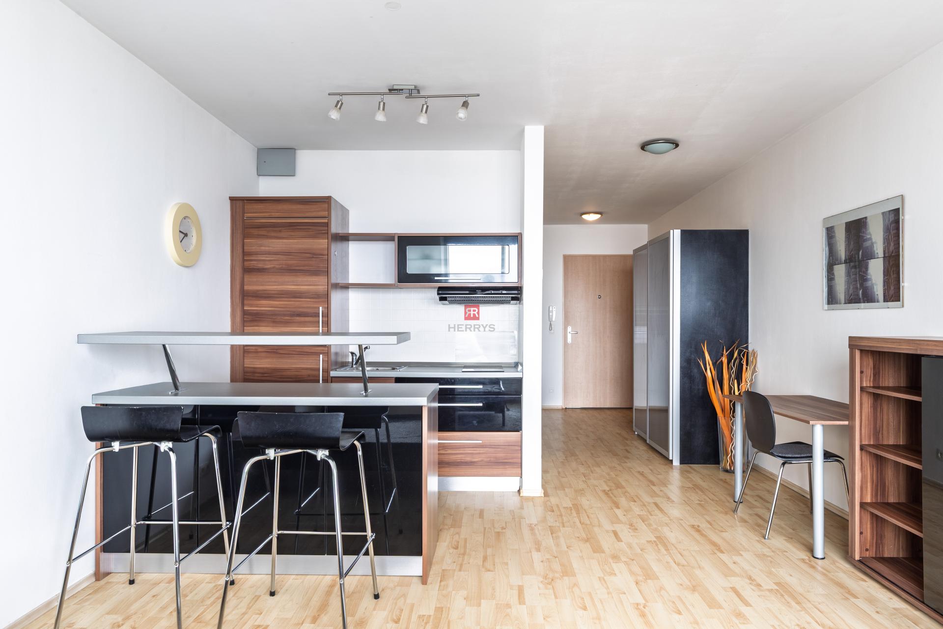 HERRYS - Na predaj 1-izbový byt v projekte III Veže