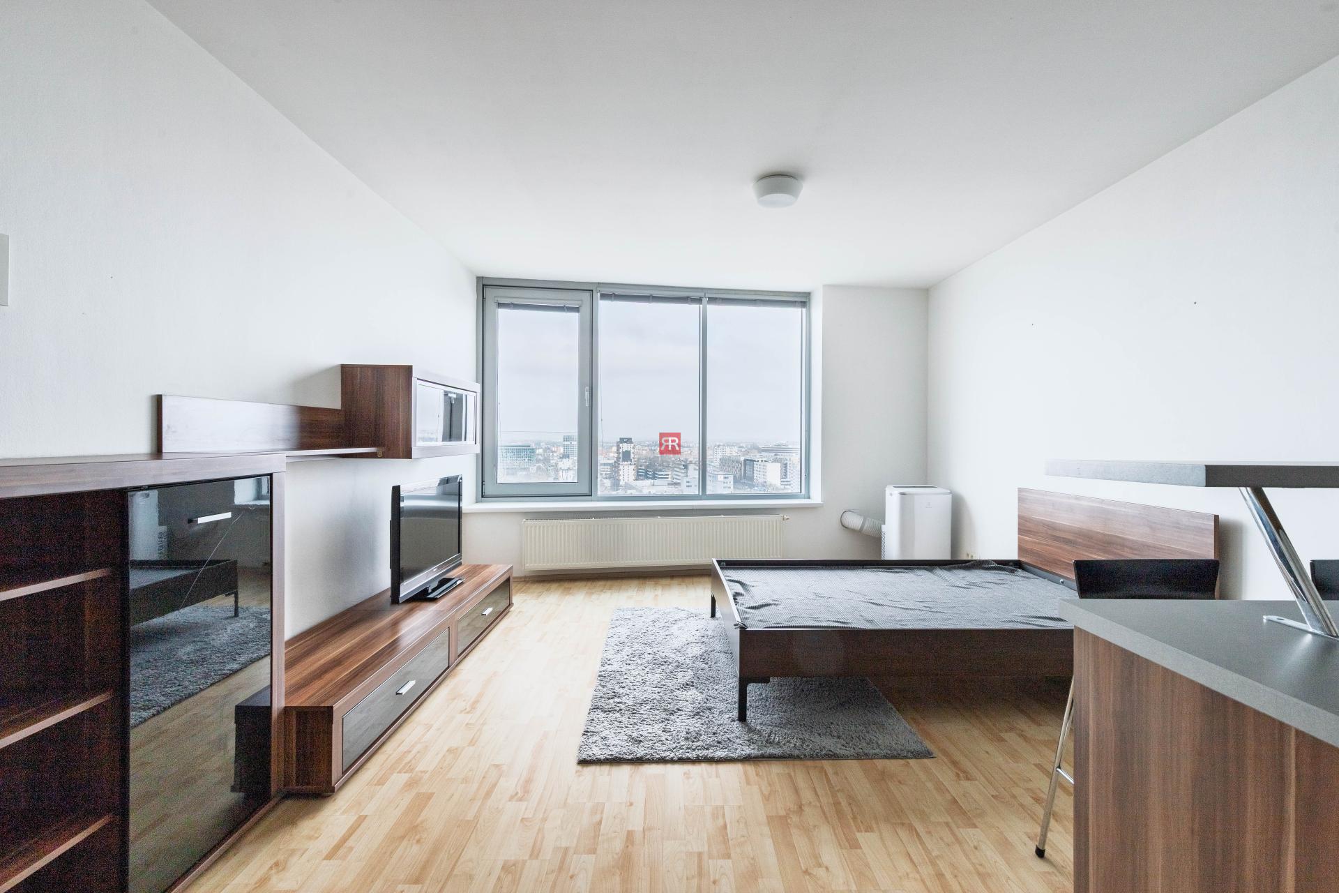 HERRYS - Na predaj 1-izbový byt v projekte III Veže