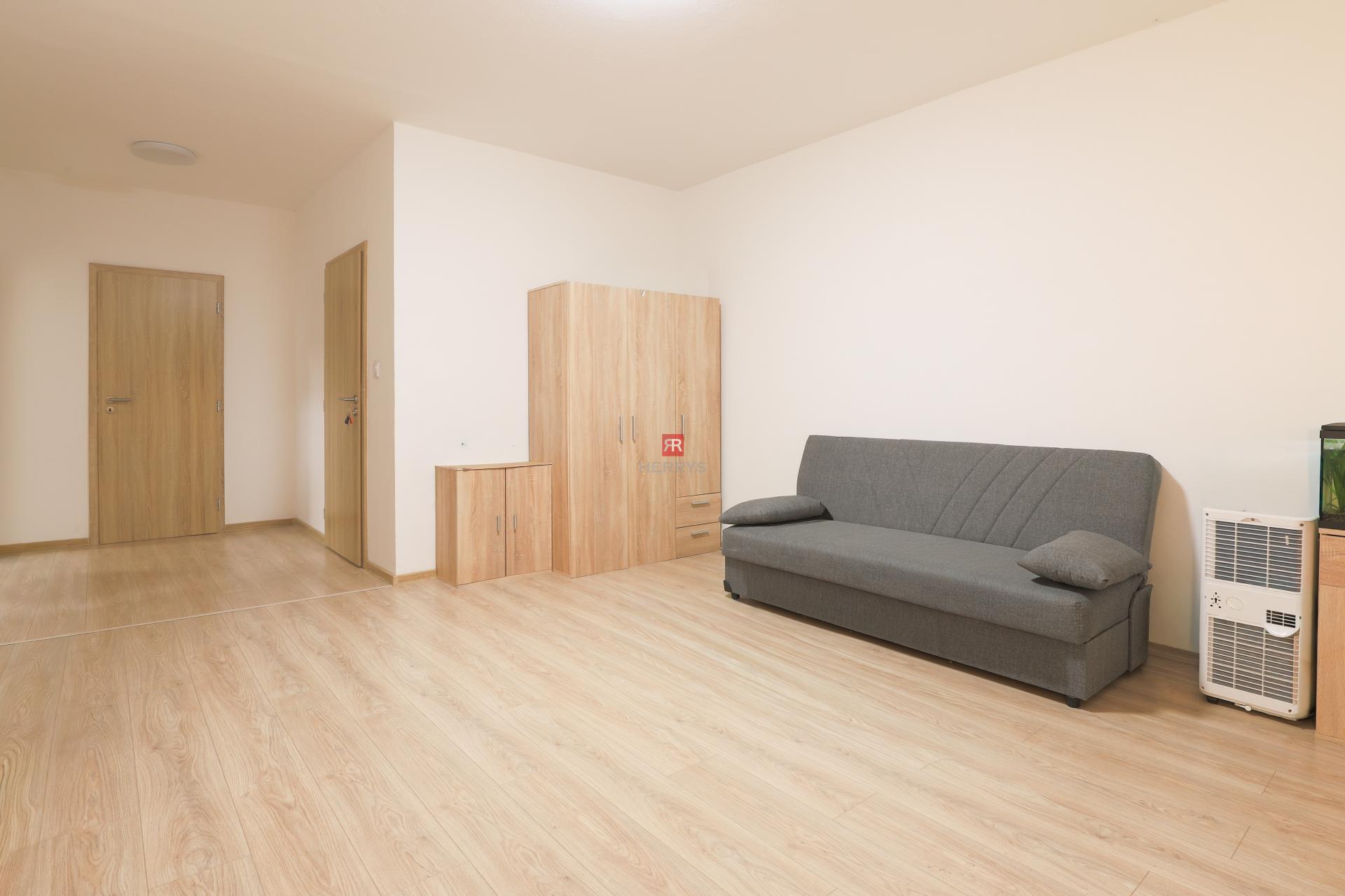 HERRYS - Na prenájom kompletne zariadený 3 izbový byt v Karlovej Vsi