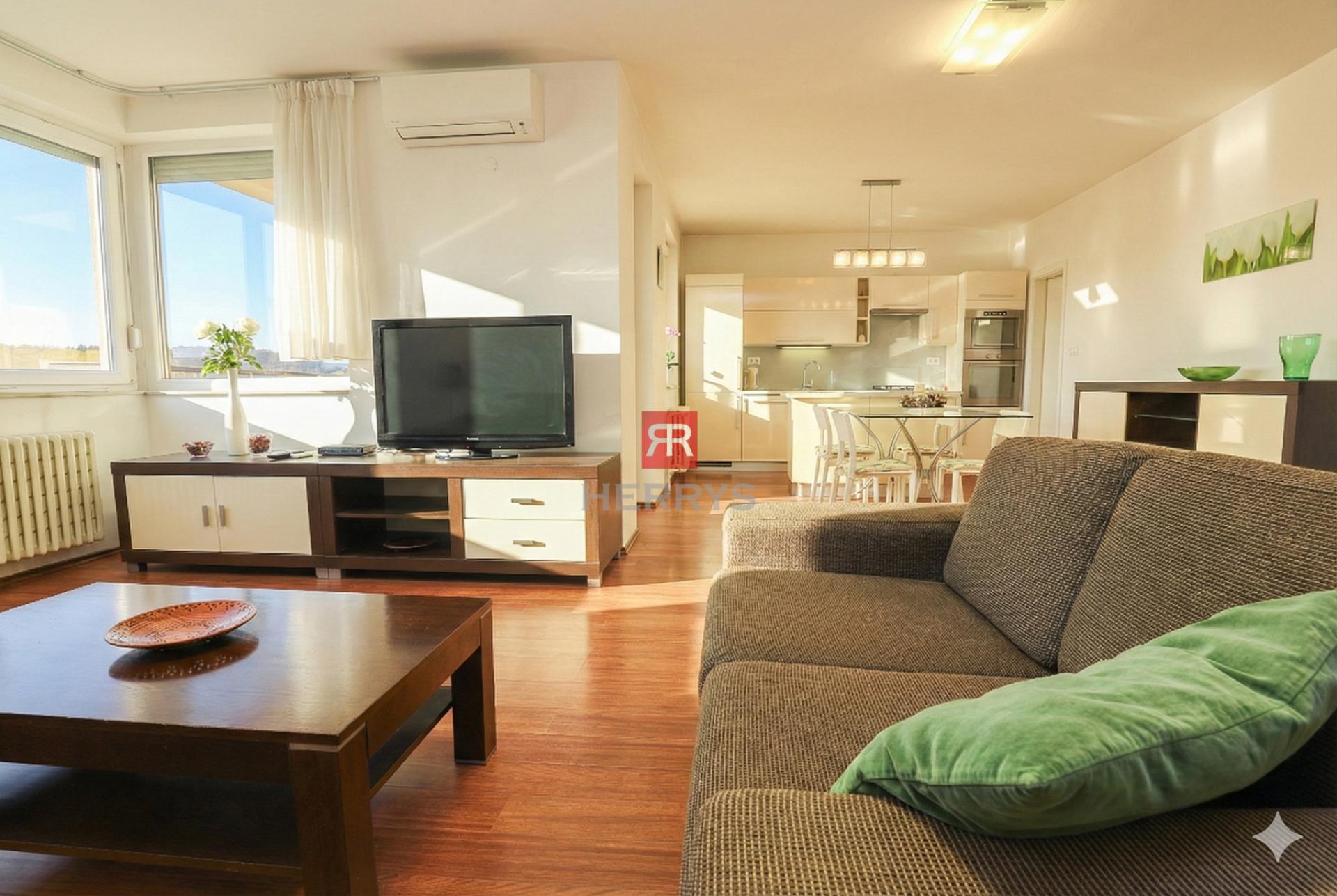 HERRYS - Na prenájom 4-izbový byt na ul. Martinengova v Starom Meste