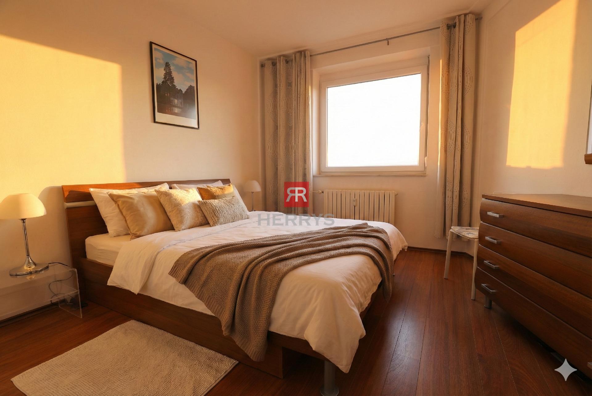 HERRYS - Na prenájom 4-izbový byt na ul. Martinengova v Starom Meste