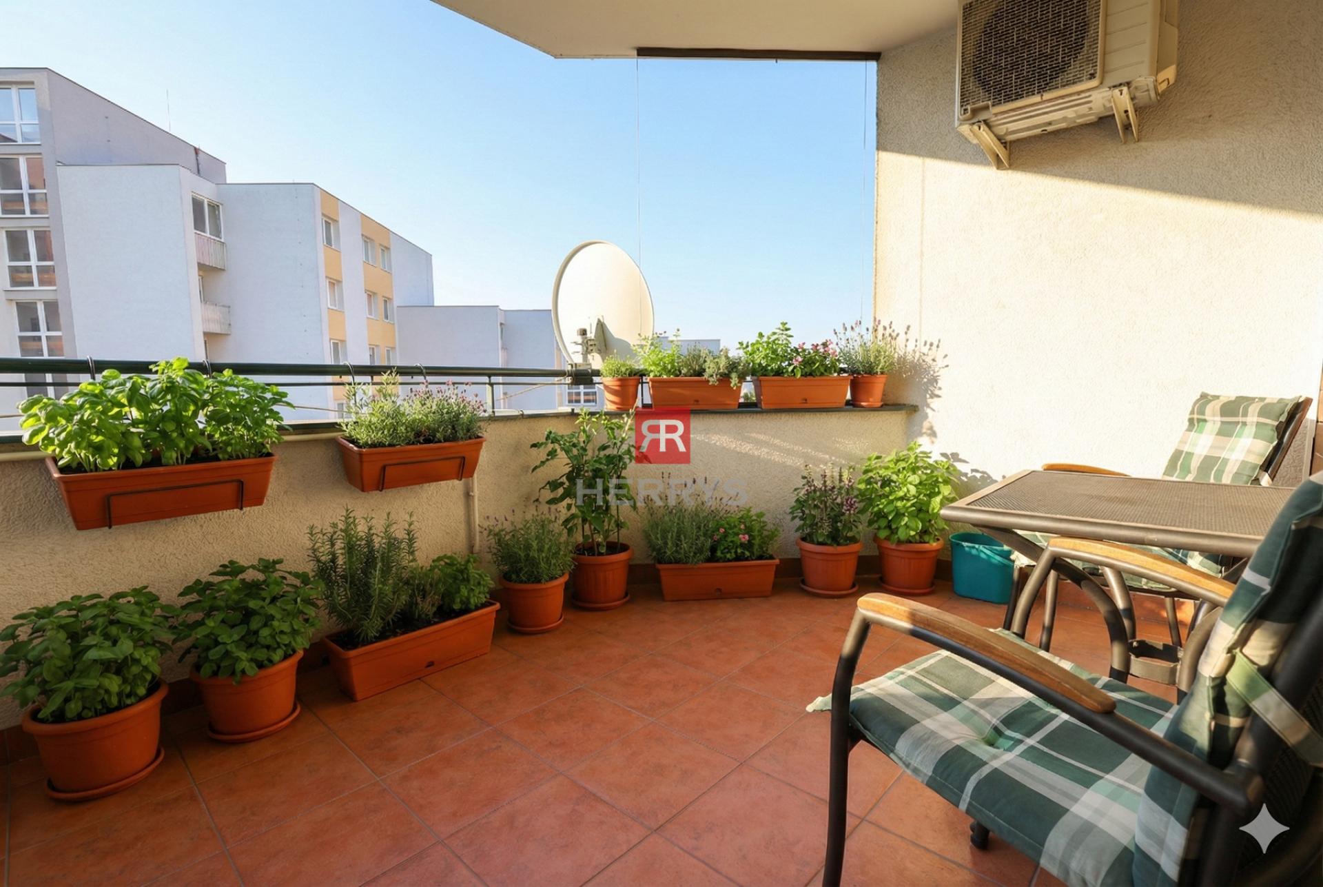 HERRYS - Na prenájom 4-izbový byt na ul. Martinengova v Starom Meste