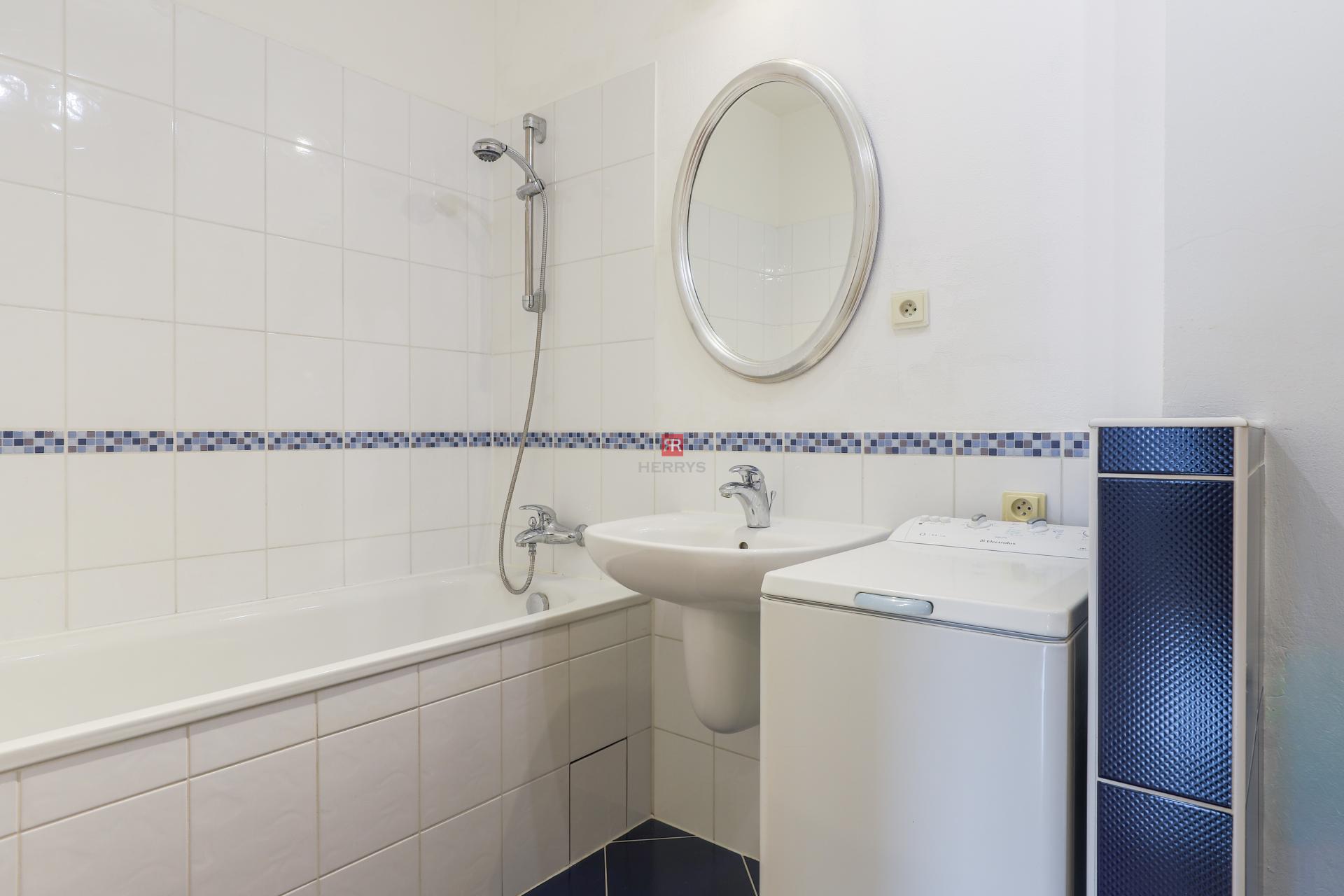 Realitná kancelária HERRYS ponúka na prenájom útulný 1 izbový byt v Karlovke, psík povolený