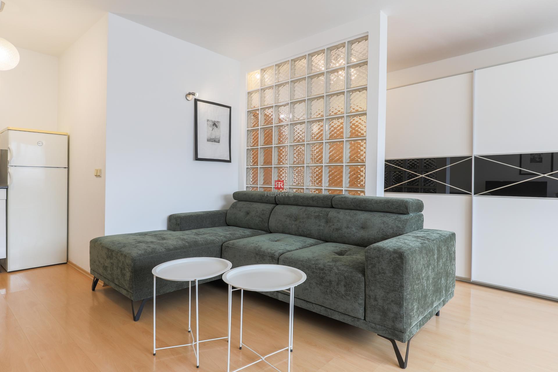 Realitná kancelária HERRYS ponúka na prenájom útulný 1 izbový byt v Karlovke, psík povolený