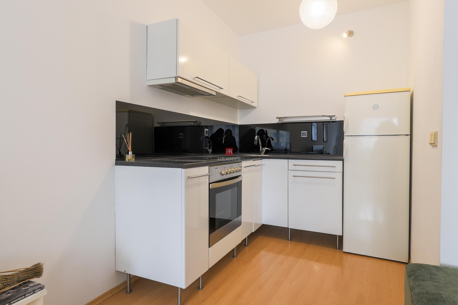 Realitná kancelária HERRYS ponúka na prenájom útulný 1 izbový byt v Karlovke, psík povolený