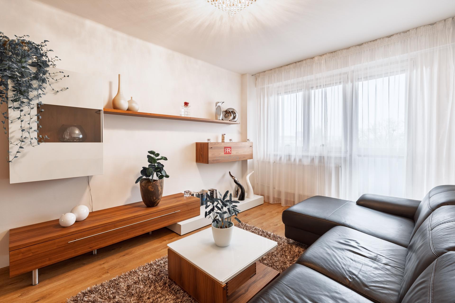 HERRYS - Na predaj zrekonštruovaný 3 izbový byt v Starom Meste, priamo oproti Medickej záhrade