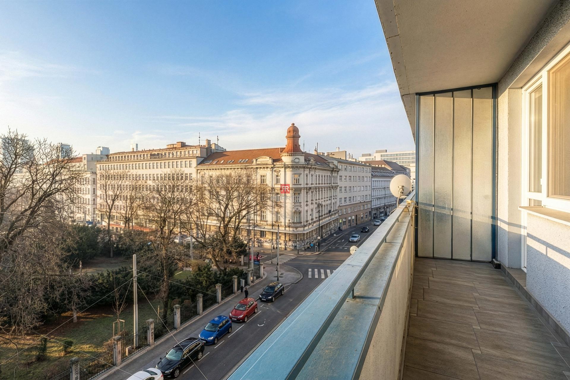 HERRYS - Na predaj zrekonštruovaný 3 izbový byt v Starom Meste, priamo oproti Medickej záhrade