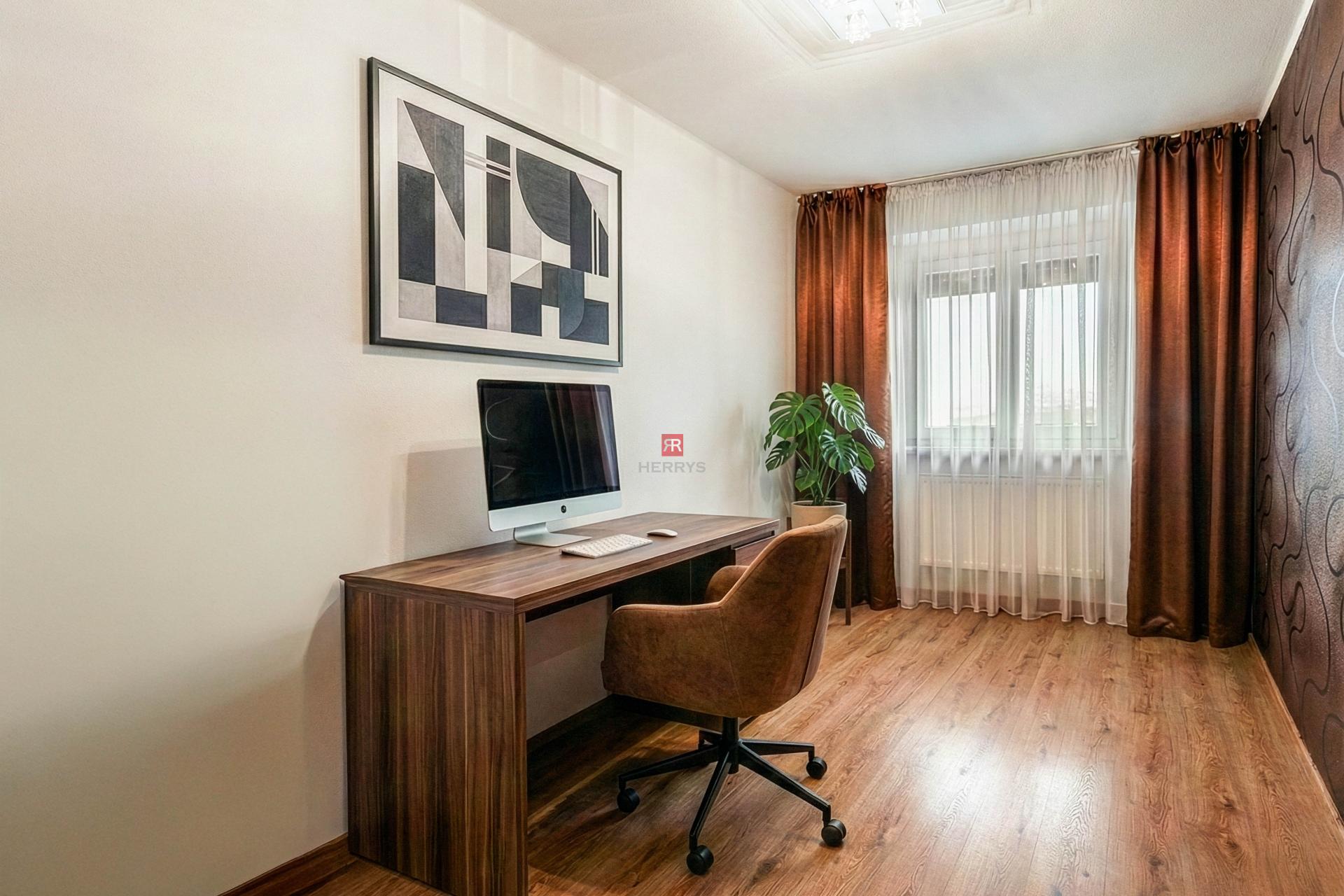 HERRYS - Na predaj zrekonštruovaný 3 izbový byt v Starom Meste, priamo oproti Medickej záhrade