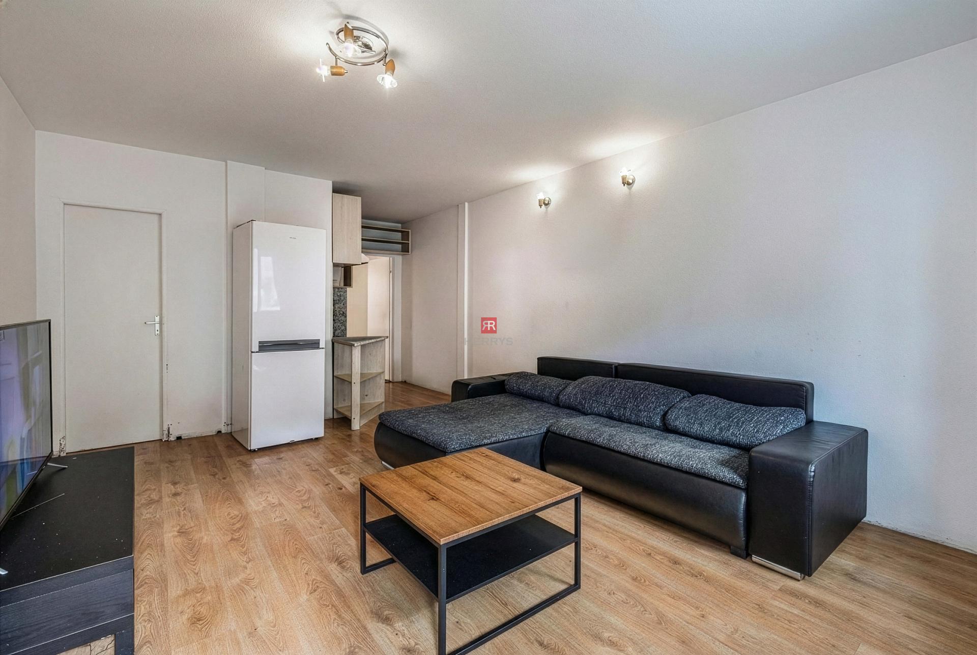 HERRYS - Na predaj 2 izbový byt vo Vrakuni na Stavbárskej ulici, parkingom a terasou(nie Pentagon)