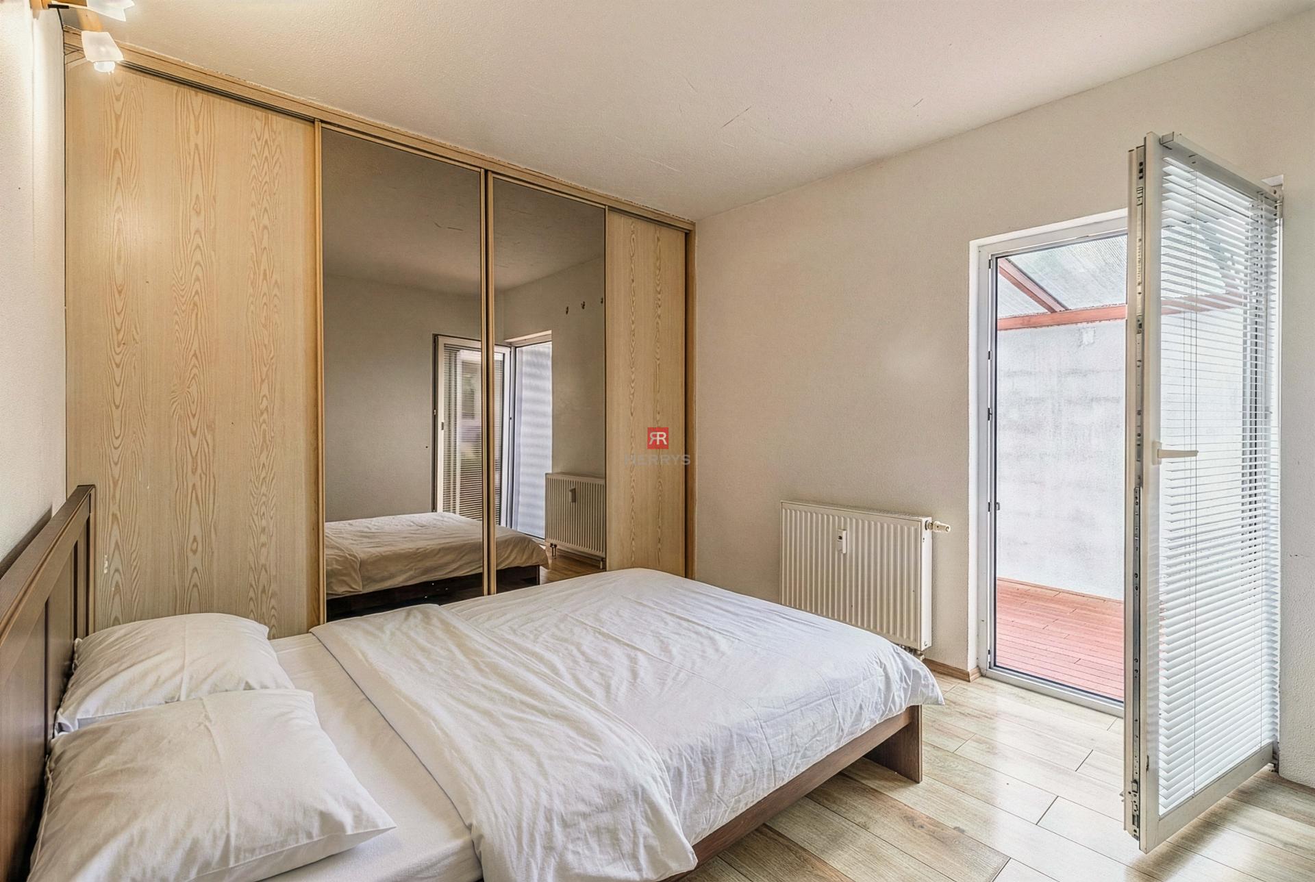 HERRYS - Na predaj 2 izbový byt vo Vrakuni na Stavbárskej ulici, parkingom a terasou(nie Pentagon)