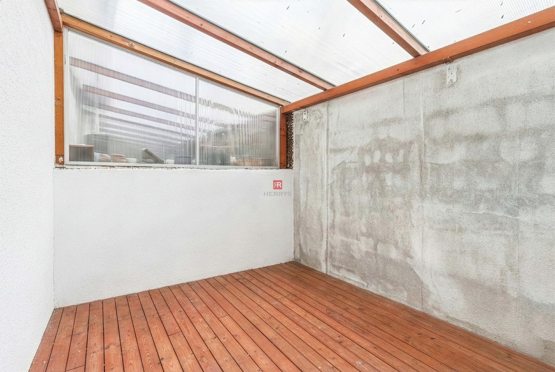 HERRYS - Na predaj 2 izbový byt vo Vrakuni na Stavbárskej ulici, parkingom a terasou(nie Pentagon)