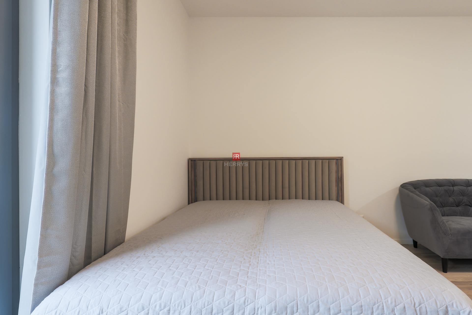 HERRYS ponúka na prenájom moderný a úplne nový 1 izbový byt v prémiovom projekte Metropolis, s parkovacím miestom.&nbsp;