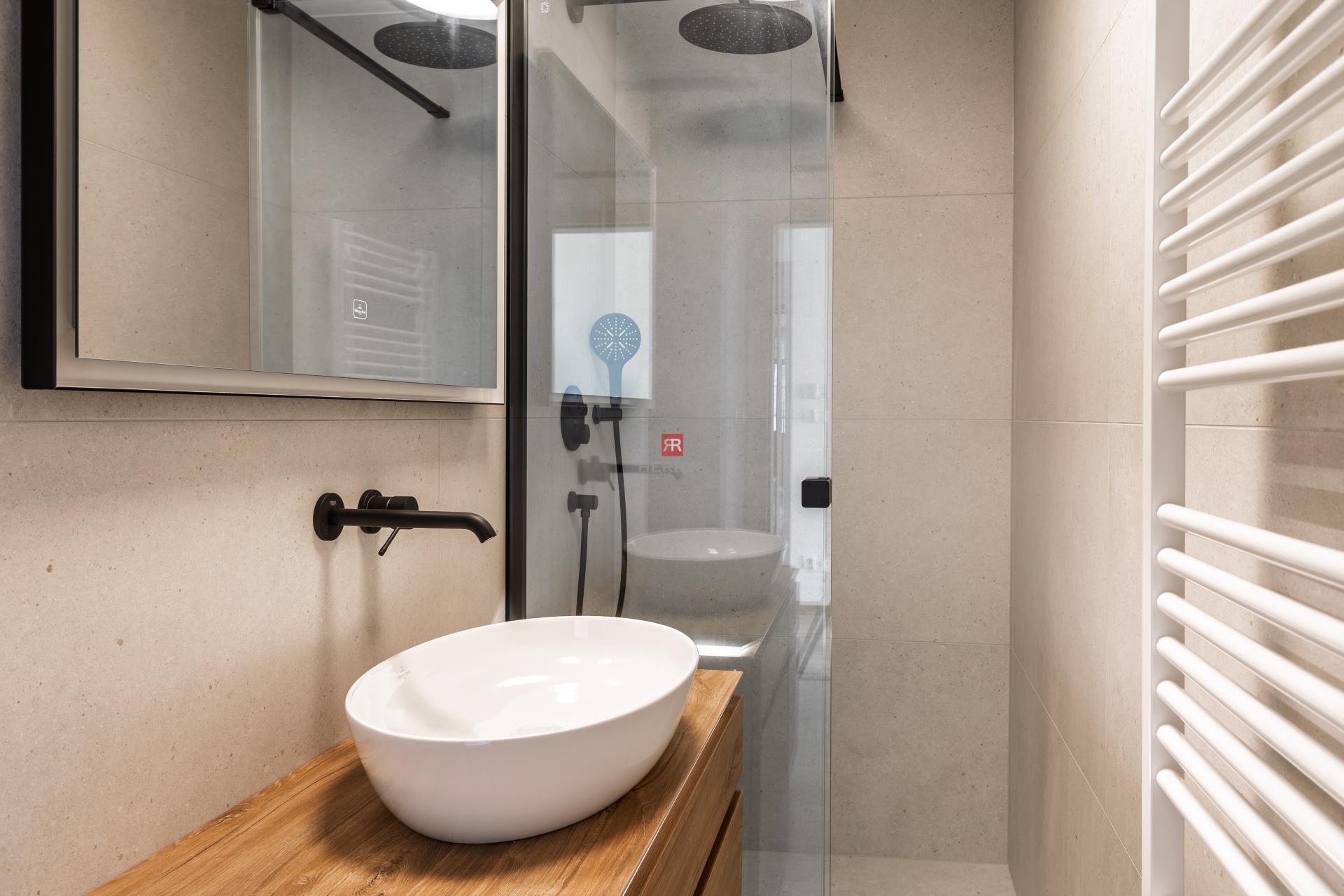 HERRYS - Na prenájom jedinečný 4-izbový byt s veľkou terasou v srdci downtownu&nbsp;