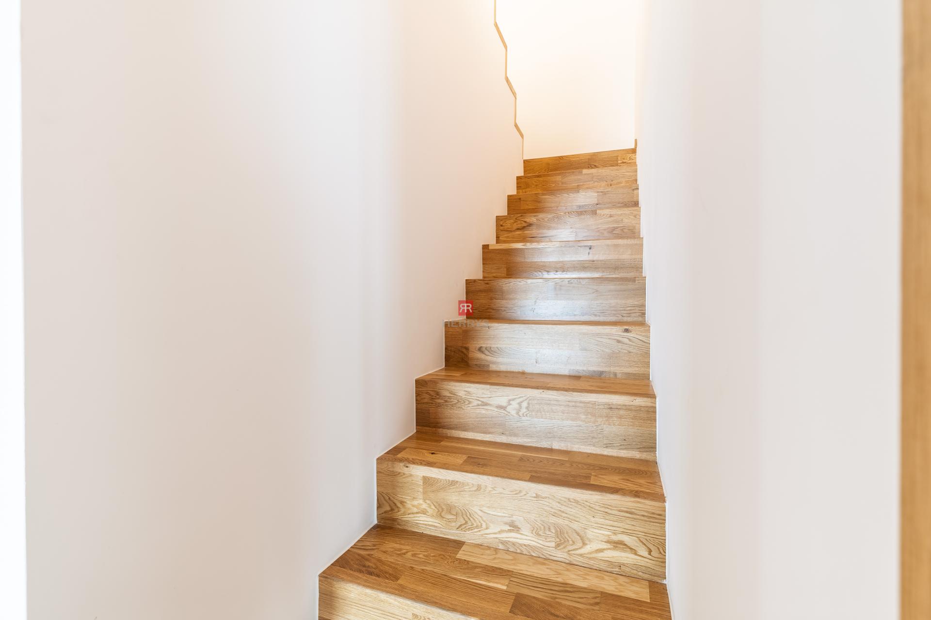 HERRYS - Na prenájom jedinečný 4-izbový byt s veľkou terasou v srdci downtownu&nbsp;